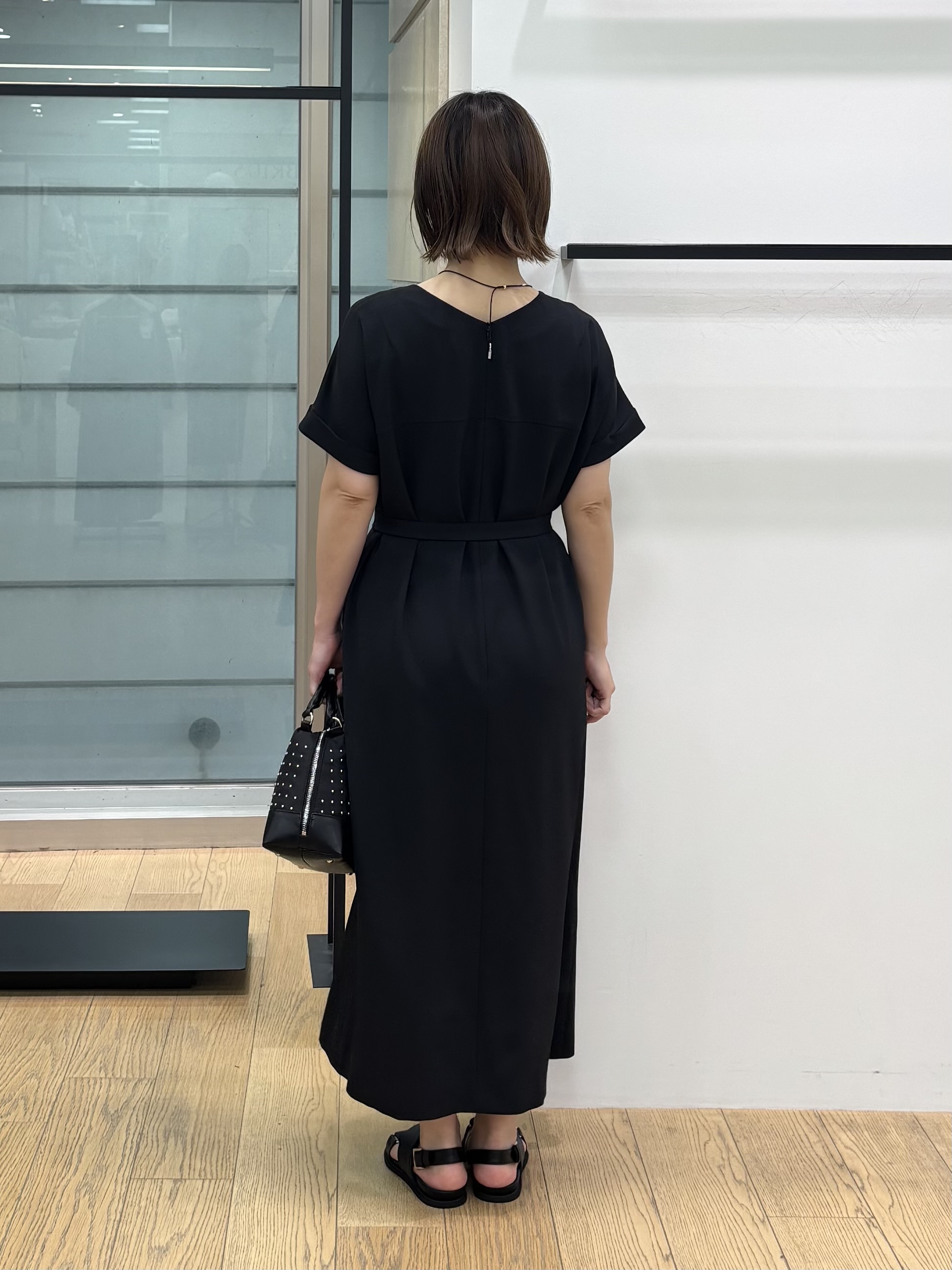 asamiさんの「INDIVI｜【華奢見え】ベルト付きナローワンピース」を使ったコーディネート