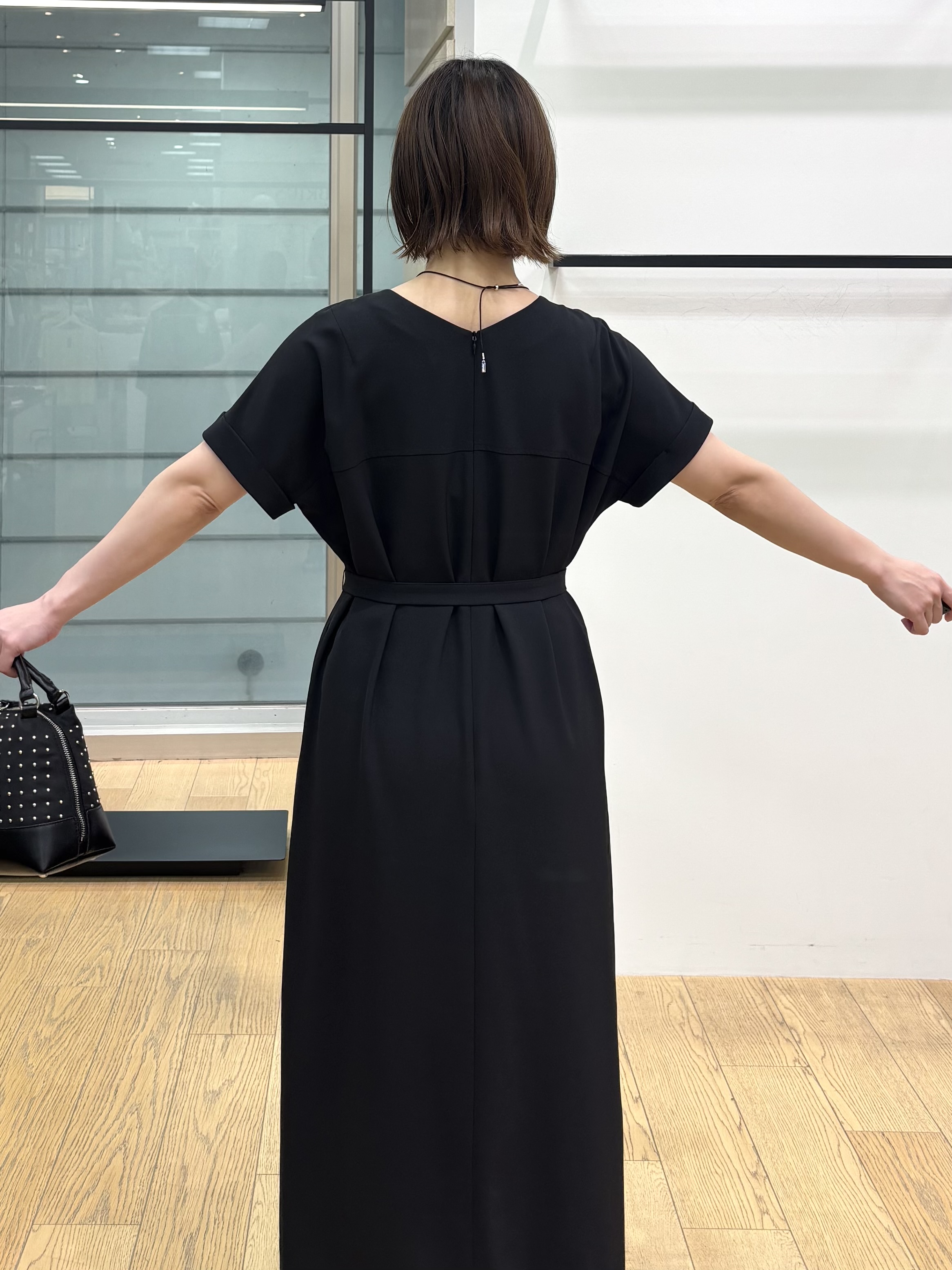 asamiさんの「INDIVI｜【華奢見え】ベルト付きナローワンピース」を使ったコーディネート
