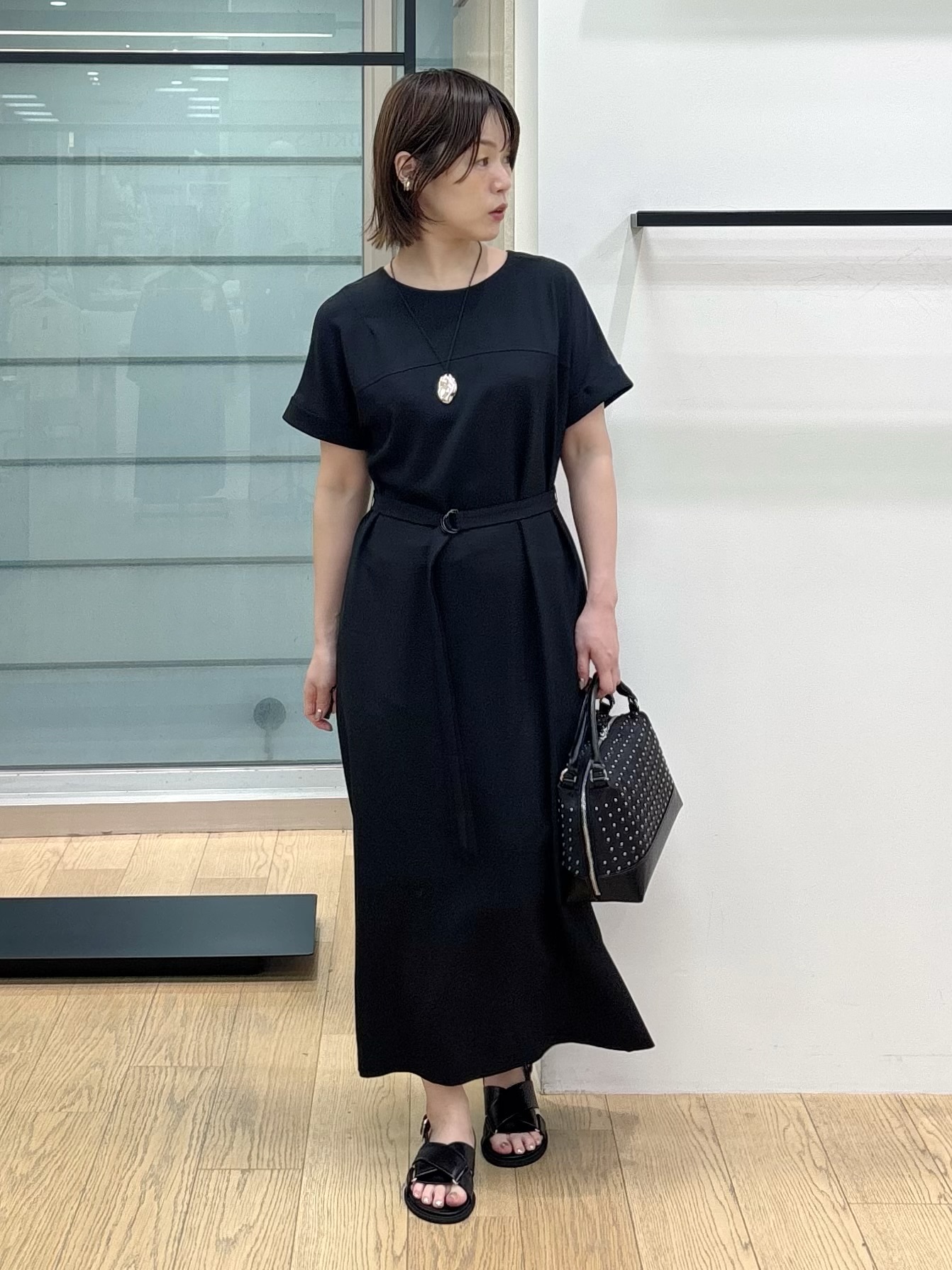 asamiさんの「INDIVI｜【華奢見え】ベルト付きナローワンピース」を使ったコーディネート