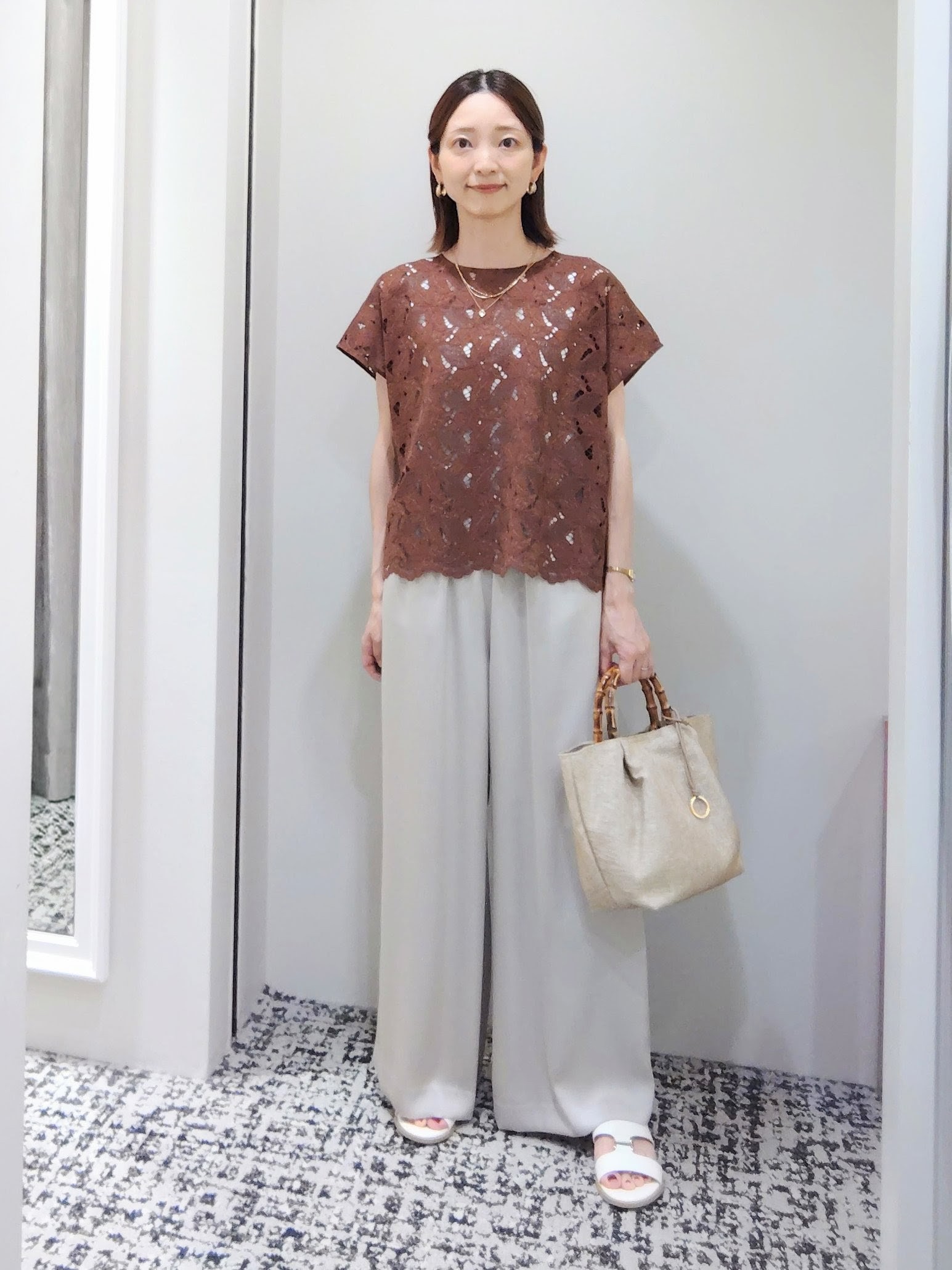 terumiさんの「UNTITLED｜【セットアップ可/品のある透け感】リーフレースブラウス」を使ったコーディネート