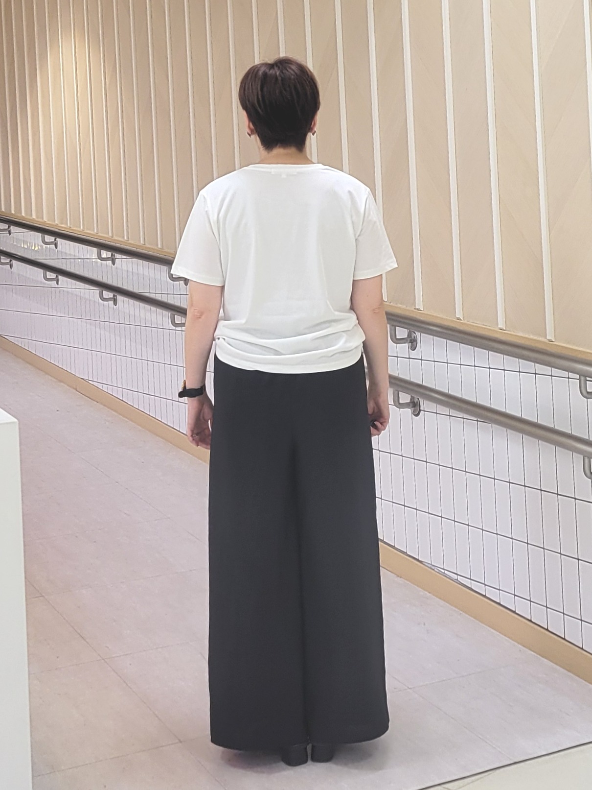 tomoさんの「COUP DE CHANCE｜【手洗い可／セットアップ可】リラクシーワイドパンツ」を使ったコーディネート
