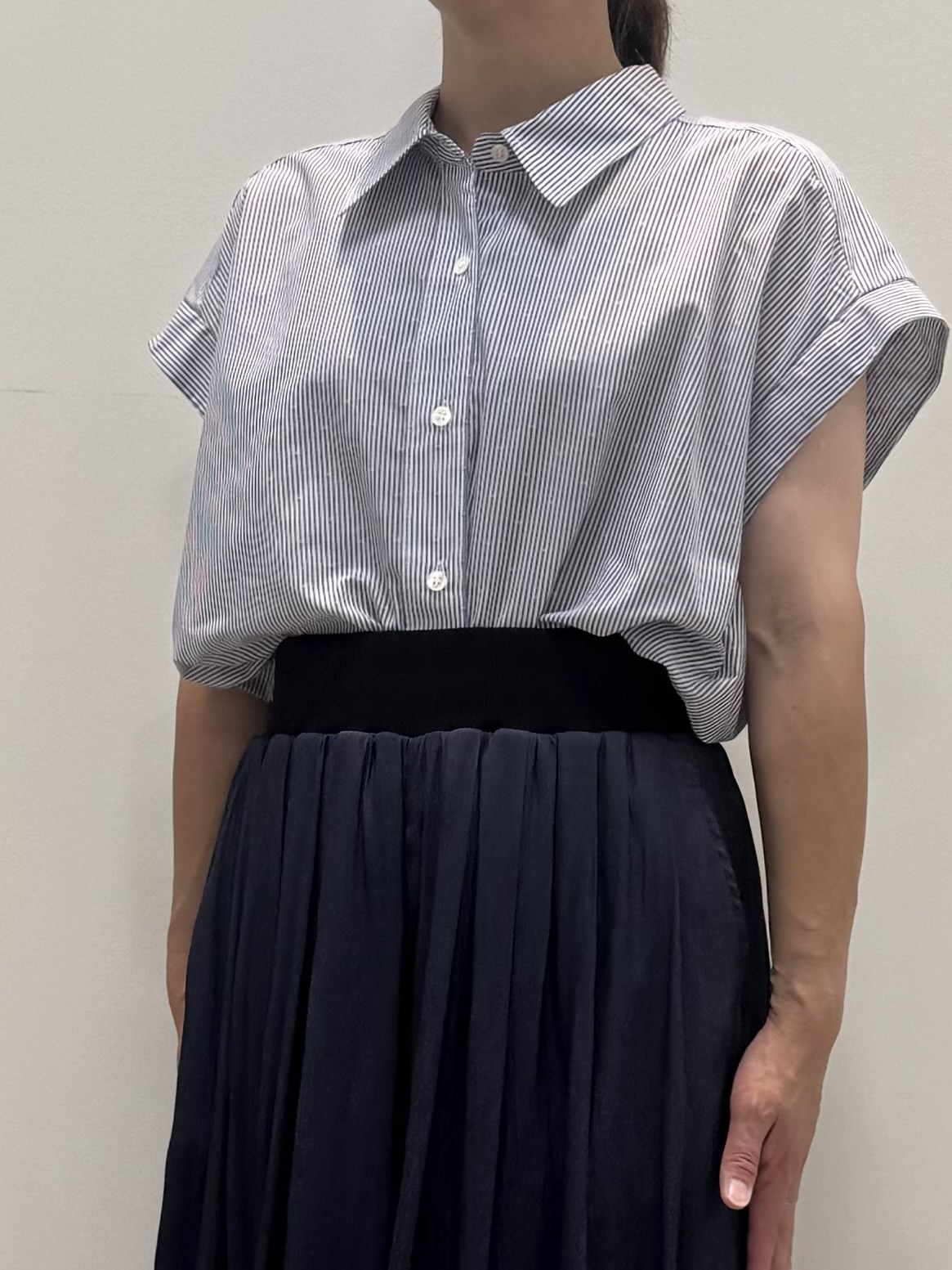 koyaさんの「Reflect｜【接触冷感】フレンチスリーブシャツブラウス」を使ったコーディネート