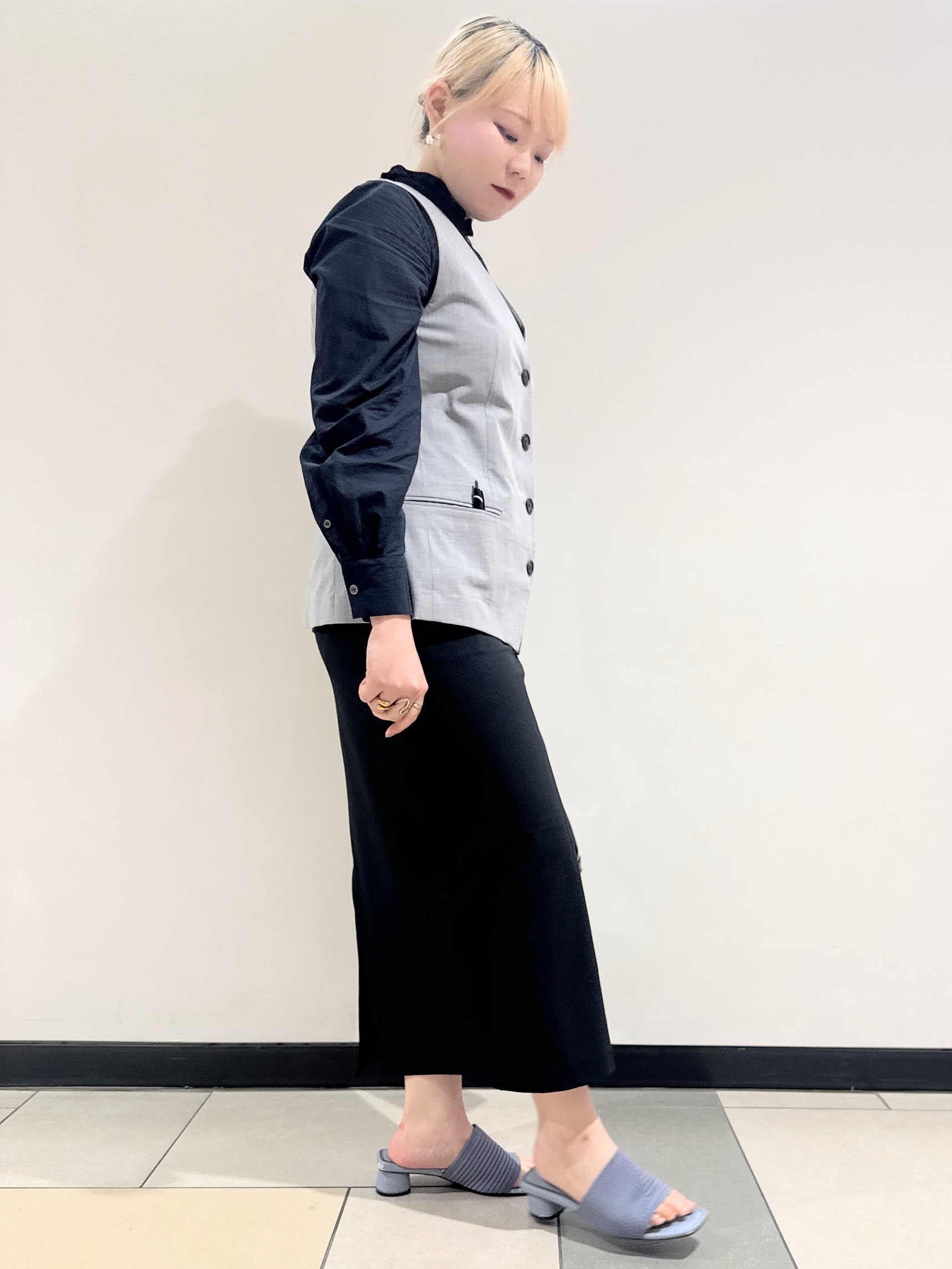 なかもとあきさんの「DRESSTERIOR｜【セットアップ可/ウォッシャブル】セットアップストライプジレ」を使ったコーディネート