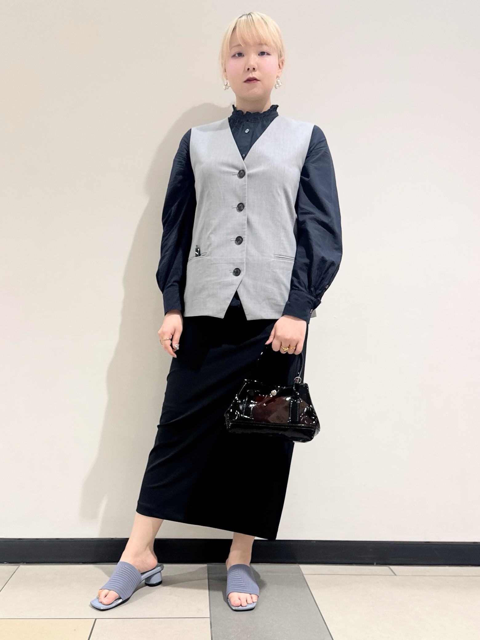 なかもとあきさんの「DRESSTERIOR｜【セットアップ可/ウォッシャブル】セットアップストライプジレ」を使ったコーディネート