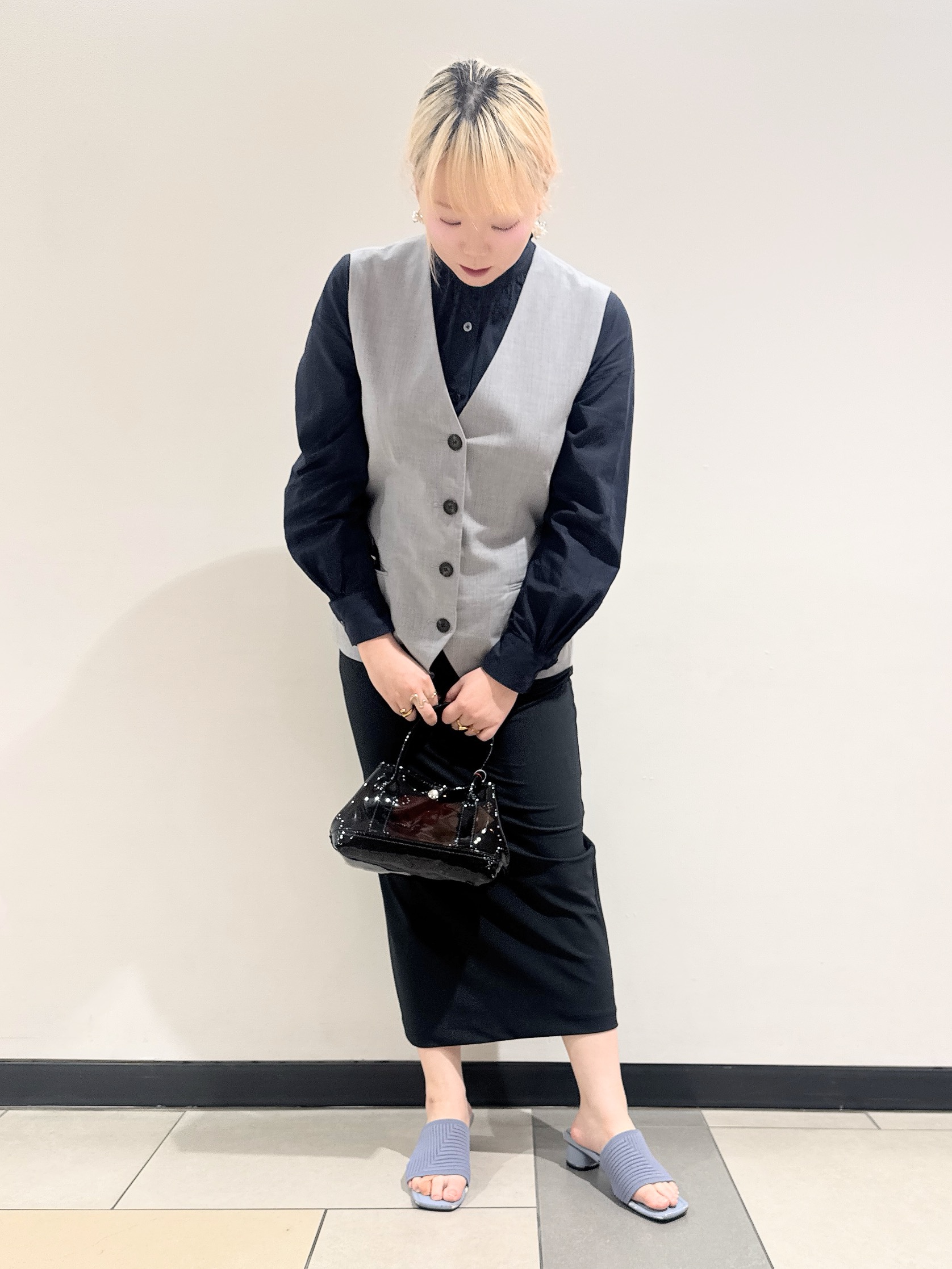 なかもとあきさんの「DRESSTERIOR｜【セットアップ可/ウォッシャブル】セットアップストライプジレ」を使ったコーディネート