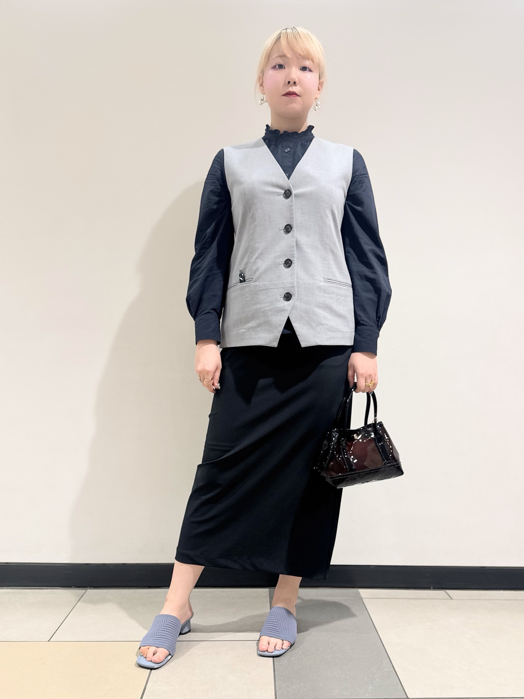 なかもとあきさんの「DRESSTERIOR｜【セットアップ可/ウォッシャブル】セットアップストライプジレ」を使ったコーディネート