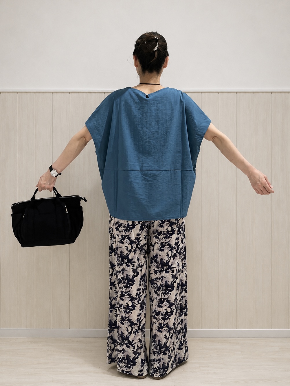 まつみさんの「SHOO･LA･RUE｜【洗濯機可/セットアップ可】軽凛(かろりん) シンプル上品 切替コクーントップス」を使ったコーディネート