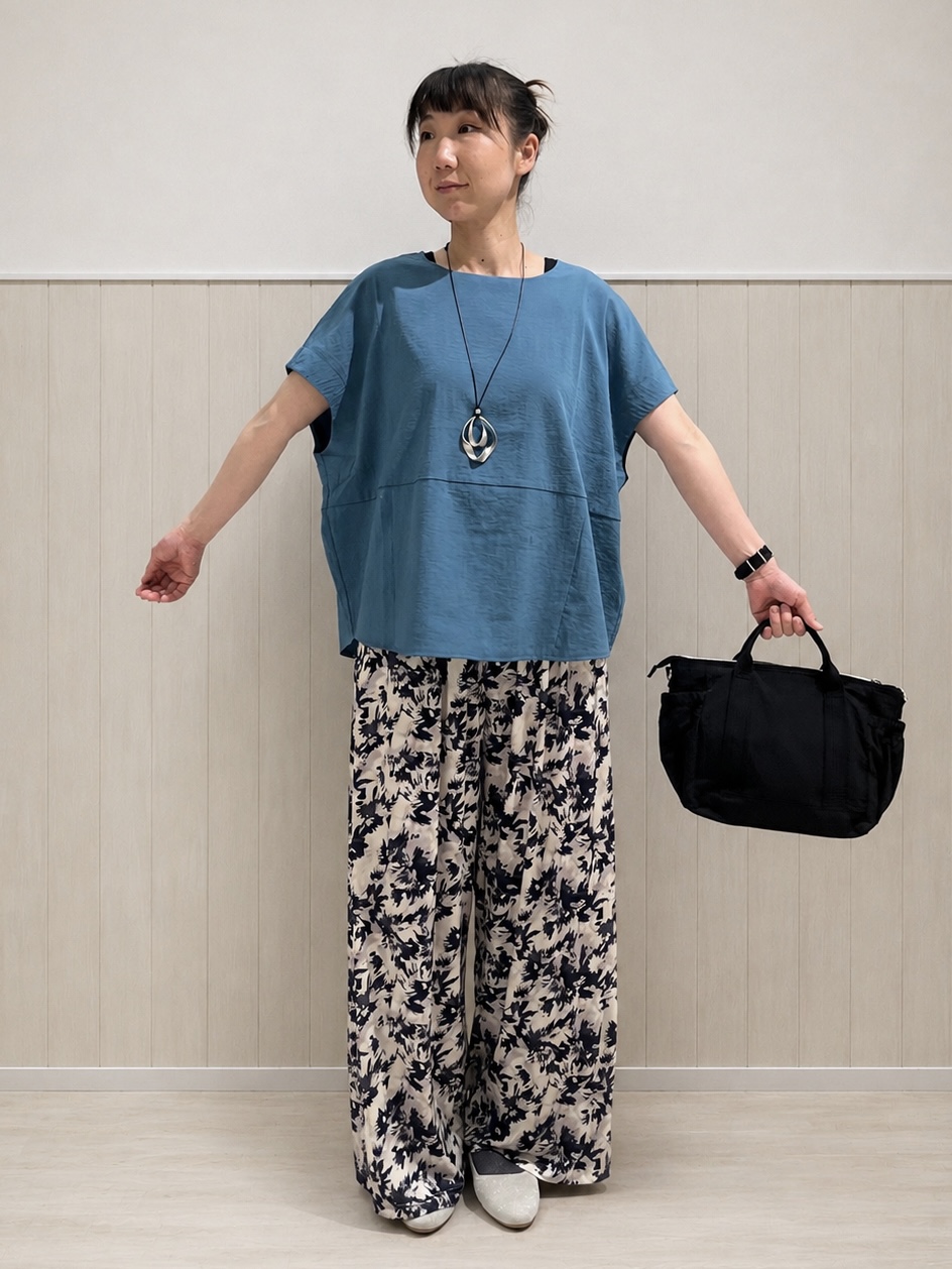 まつみさんの「SHOO･LA･RUE｜【洗濯機可/セットアップ可】軽凛(かろりん) シンプル上品 切替コクーントップス」を使ったコーディネート