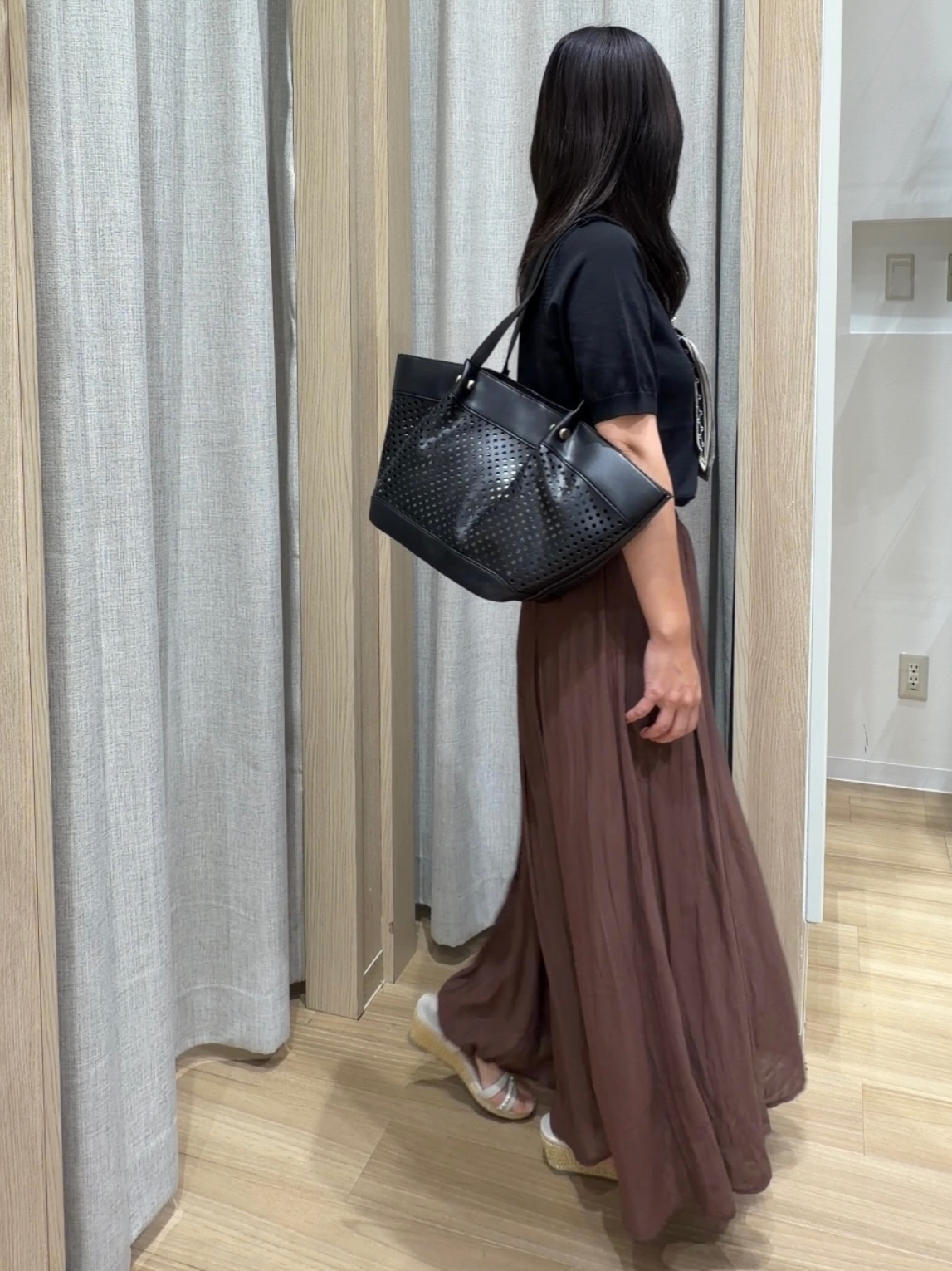 Fumikaさんの「grove｜【大人気アイテム5分袖で登場！】スカーフ柄ボウタイ五分袖ニットプルオーバ―」を使ったコーディネート