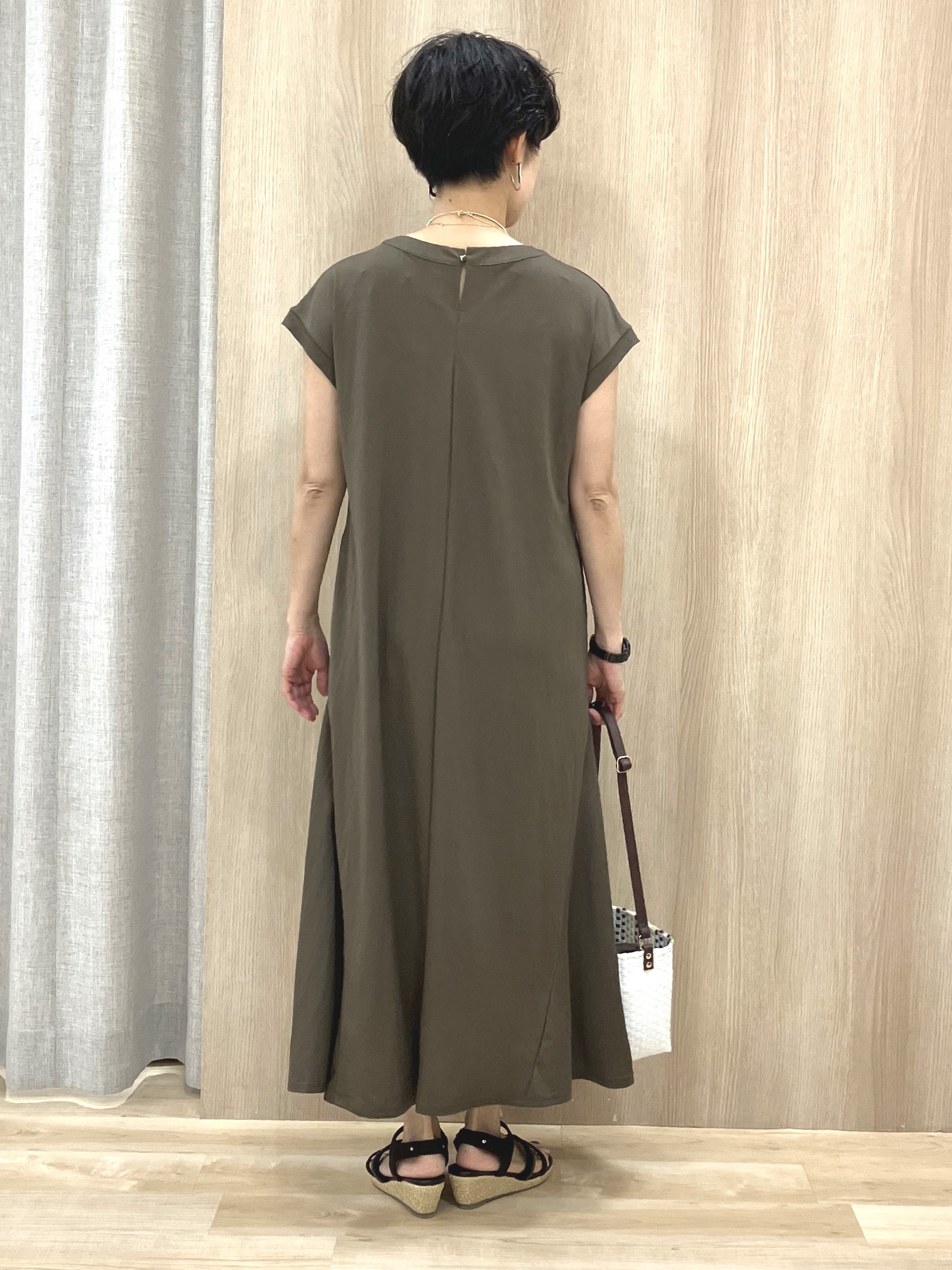 Keiさんの「grove｜【低身長さんも選べる着丈】モクロディフレンチワンピース」を使ったコーディネート