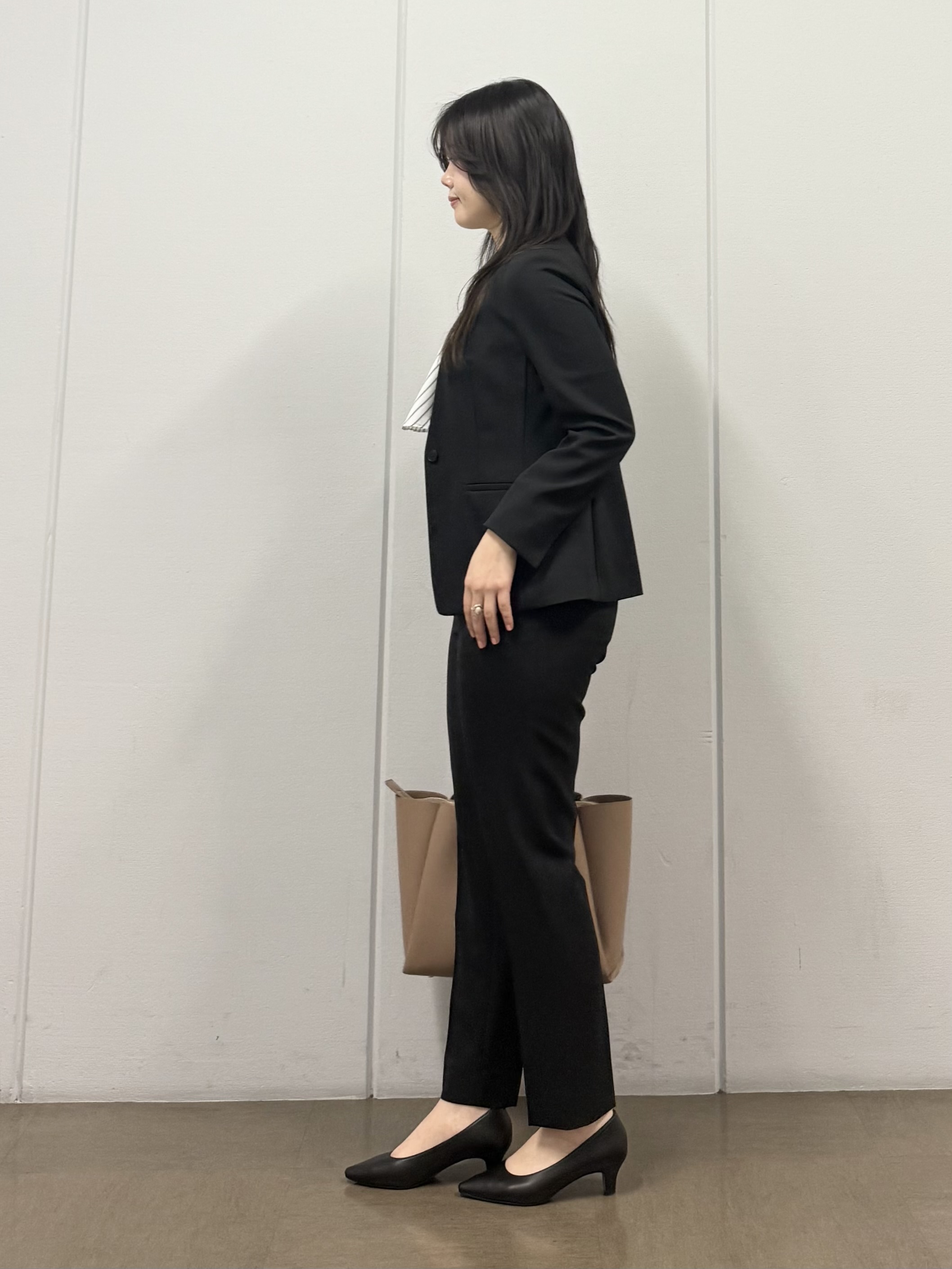 mizukiさんの「INDIVI｜【洗える／UVケア】ストライプ柄＆無地 ボウタイ風 半袖ブラウス」を使ったコーディネート