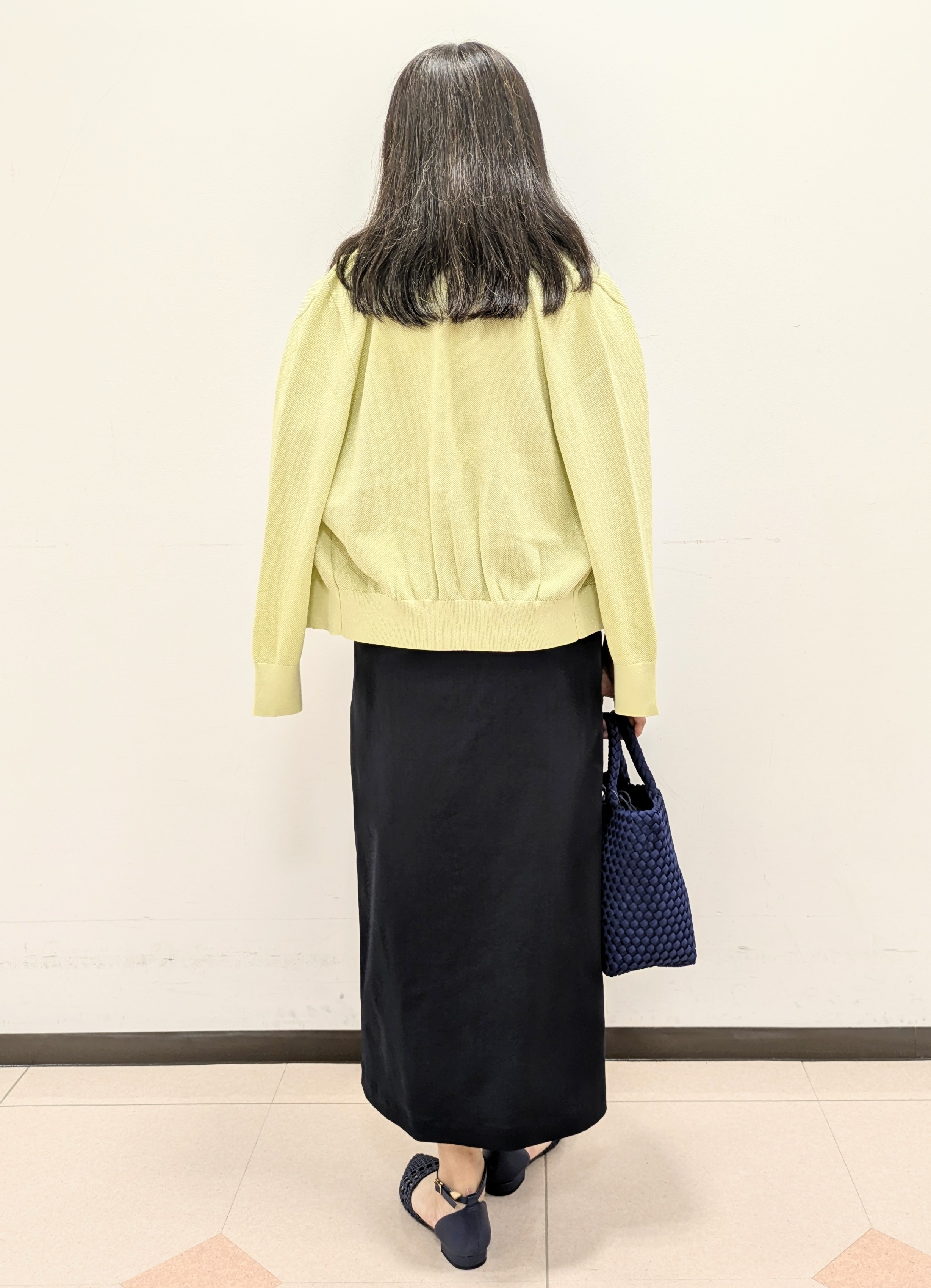 ともさんの「UNTITLED｜◆【アンサンブル可】ラメ混クルーネックカーディガン」を使ったコーディネート