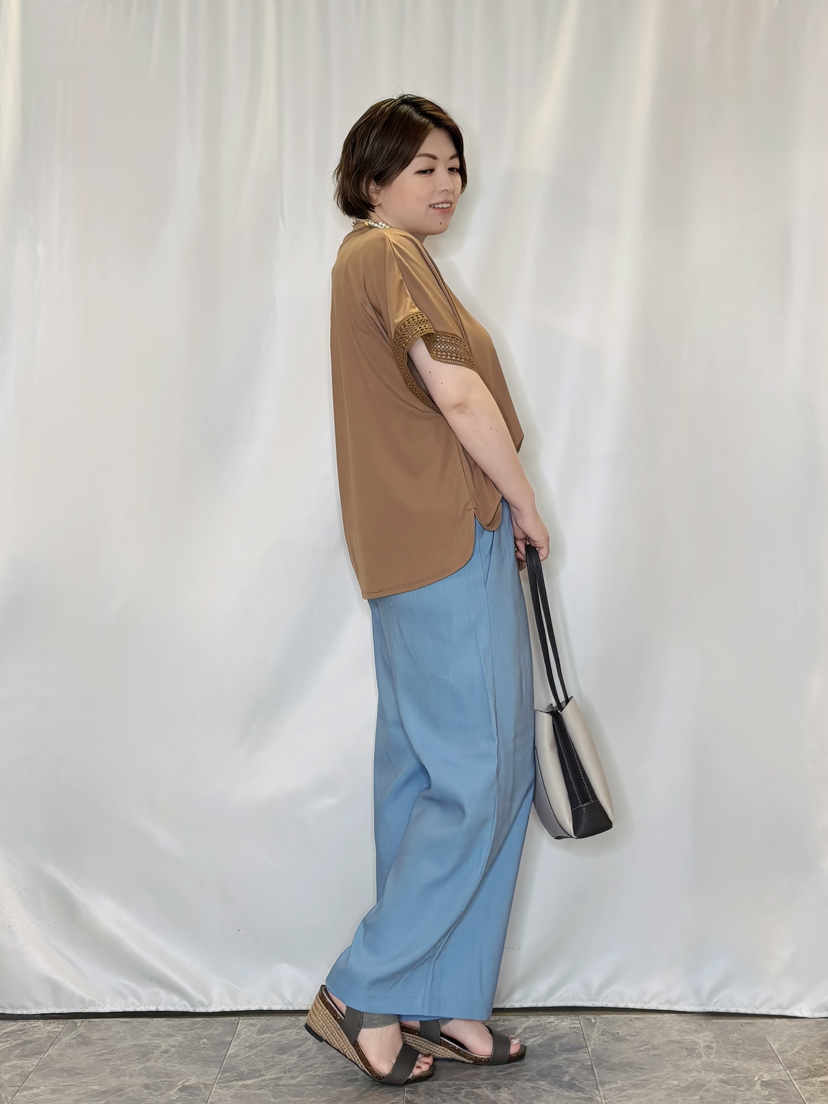 たみさんの「SHOO･LA･RUE｜【UV/洗濯機可/体型カバー】ヒップ周りが隠せる お袖レースTシャツ」を使ったコーディネート