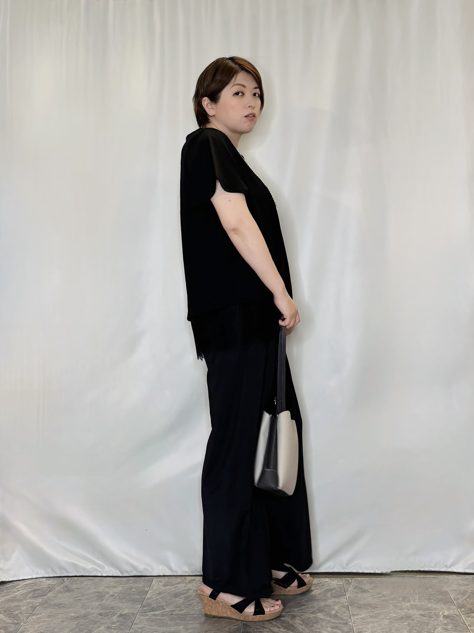 たみさんの「SHOO･LA･RUE｜【S-LL/洗濯機可】軽凛(かろりん) 楽に着られて上品 裾レーススキッパーブラウス」を使ったコーディネート