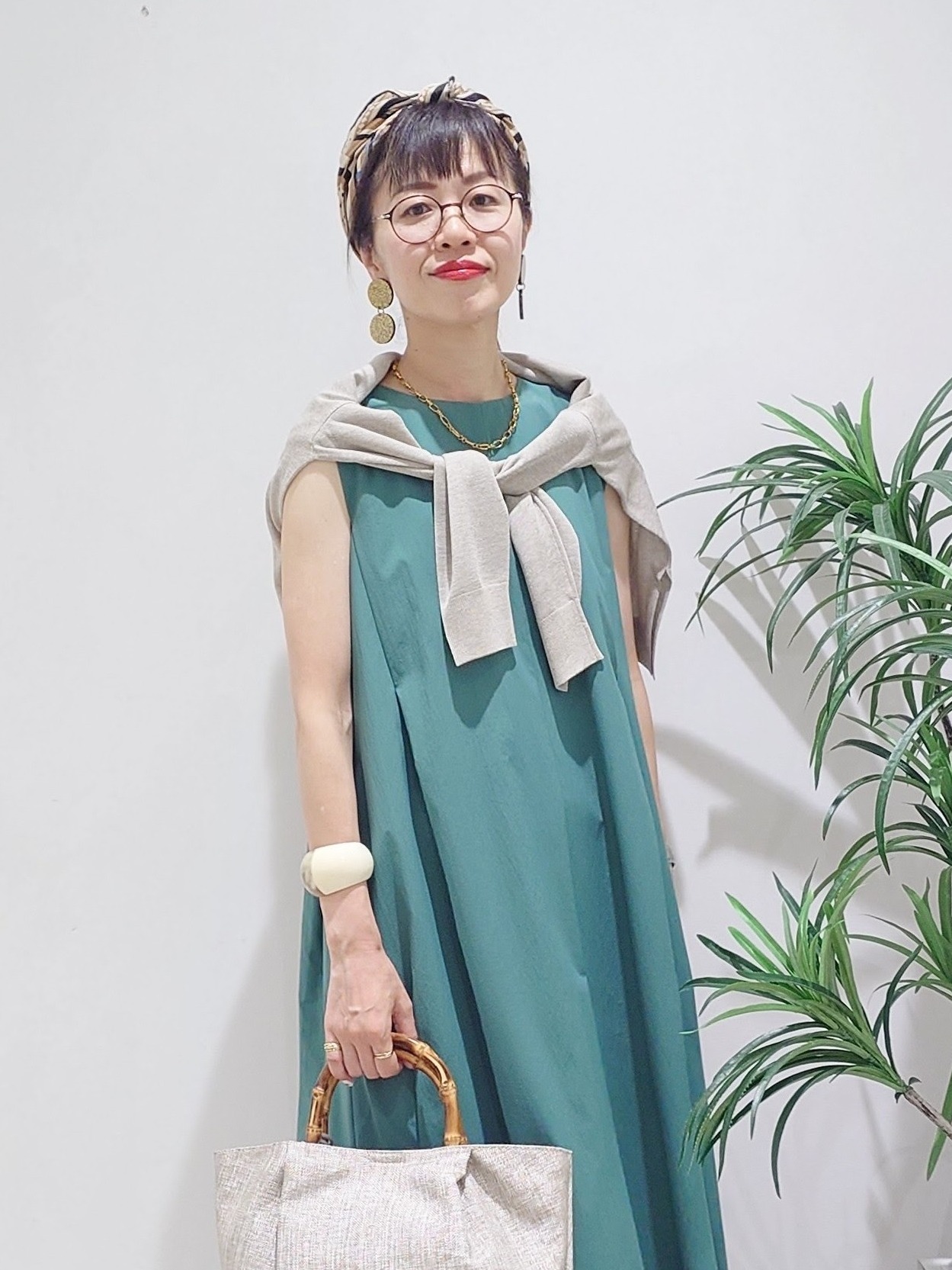 MUTSUKOさんの「UNTITLED｜【アンサンブル可/秋羽織り/シアー】前後2WAYカーディガン」を使ったコーディネート