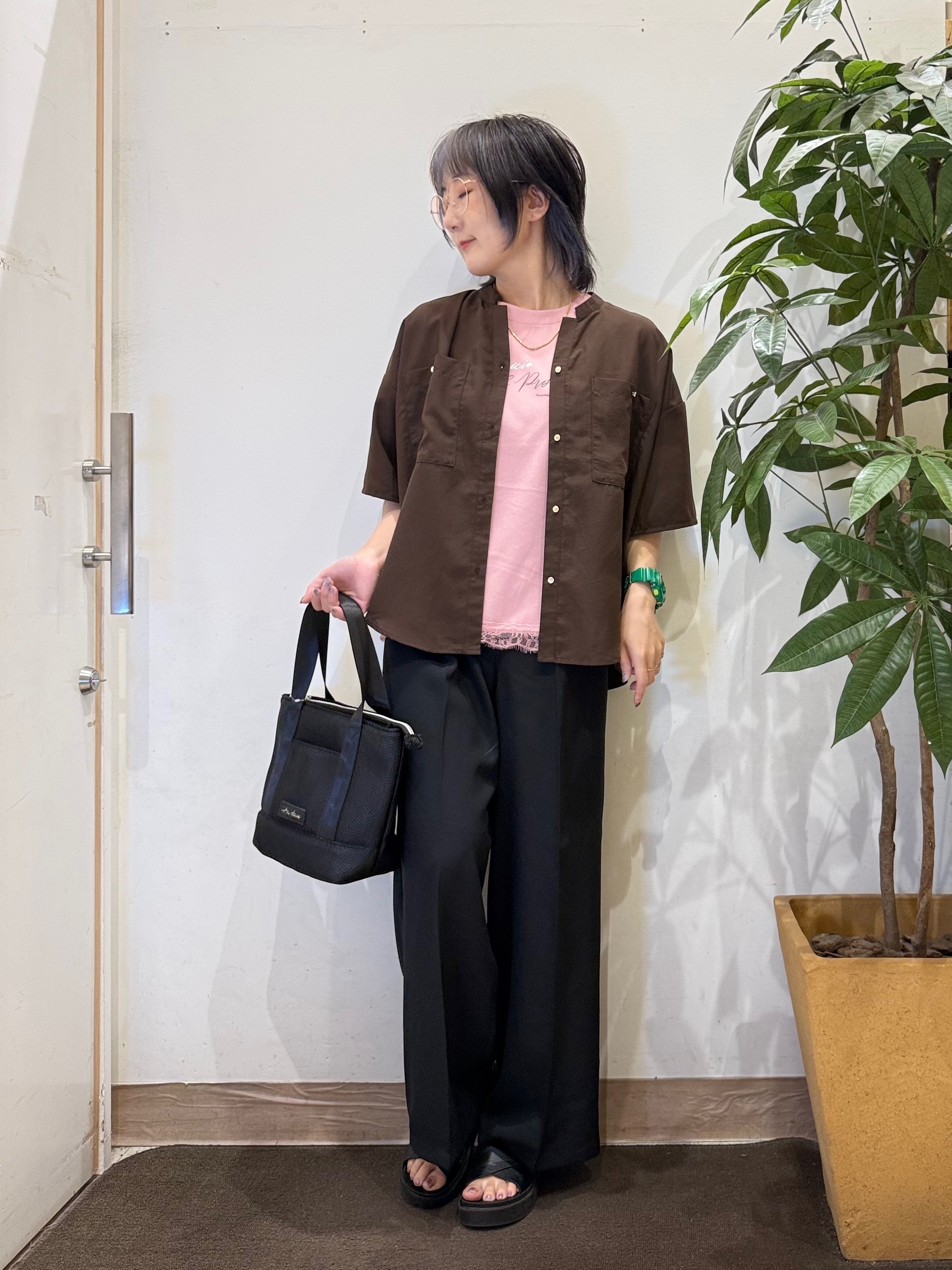 misakiさんの「SHOO･LA･RUE｜【洗濯機可/S-LL】大人の抜け感 ゆるっと5分袖シャツ」を使ったコーディネート