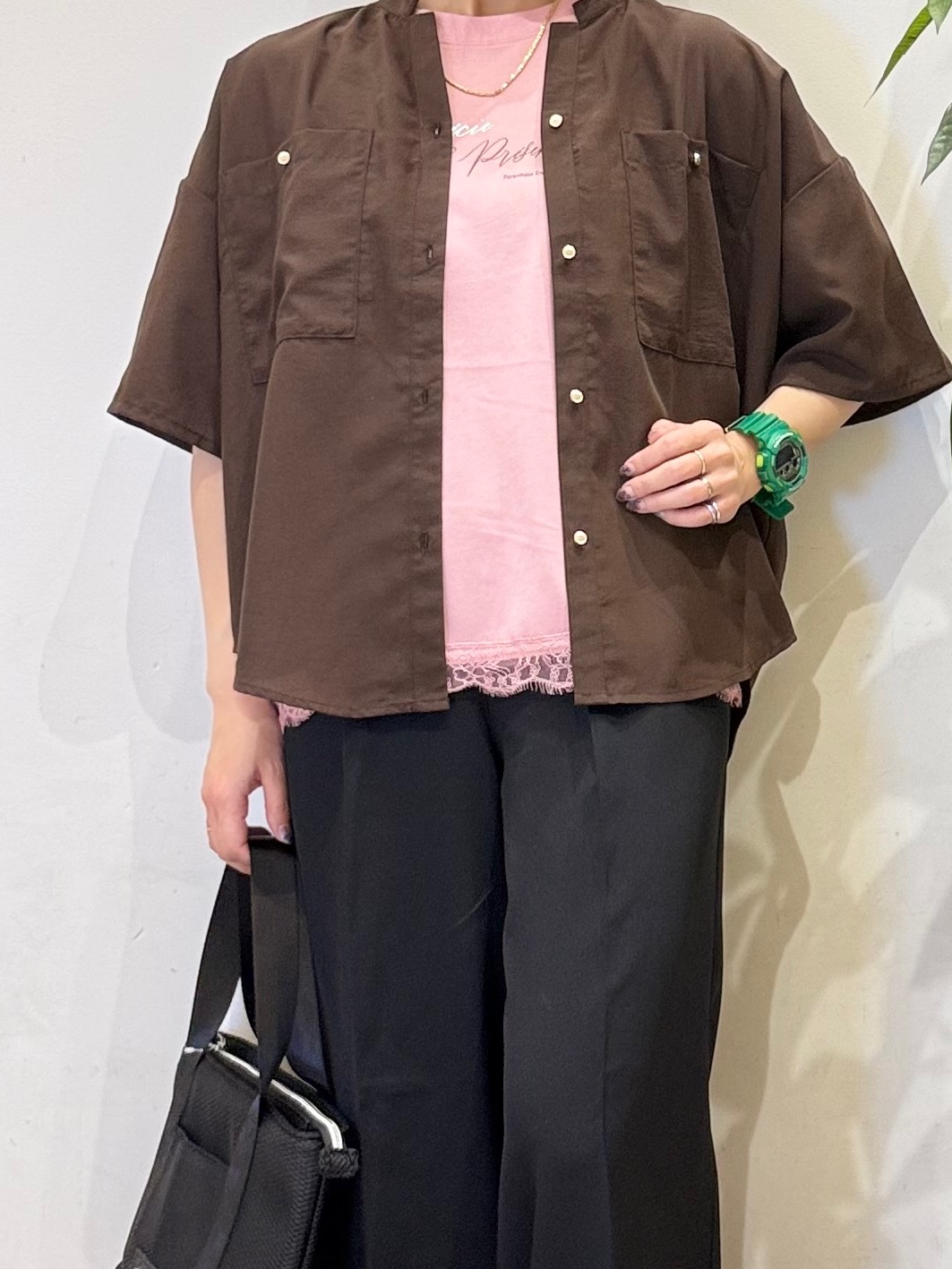 misakiさんの「SHOO･LA･RUE｜【洗濯機可/S-LL】大人の抜け感 ゆるっと5分袖シャツ」を使ったコーディネート