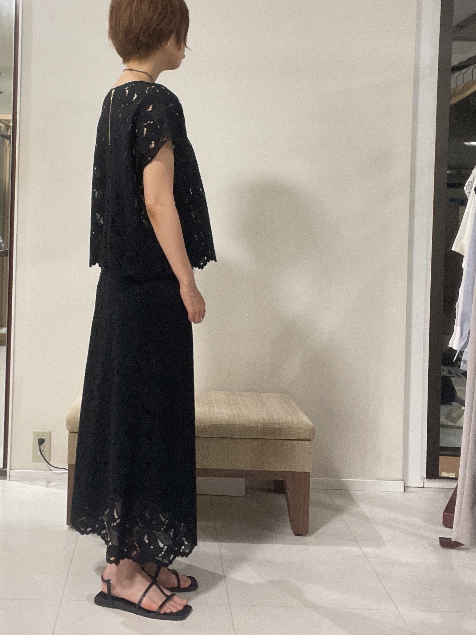 IWAMOさんの「UNTITLED｜【セットアップ可/品のある透け感】リーフレースブラウス」を使ったコーディネート