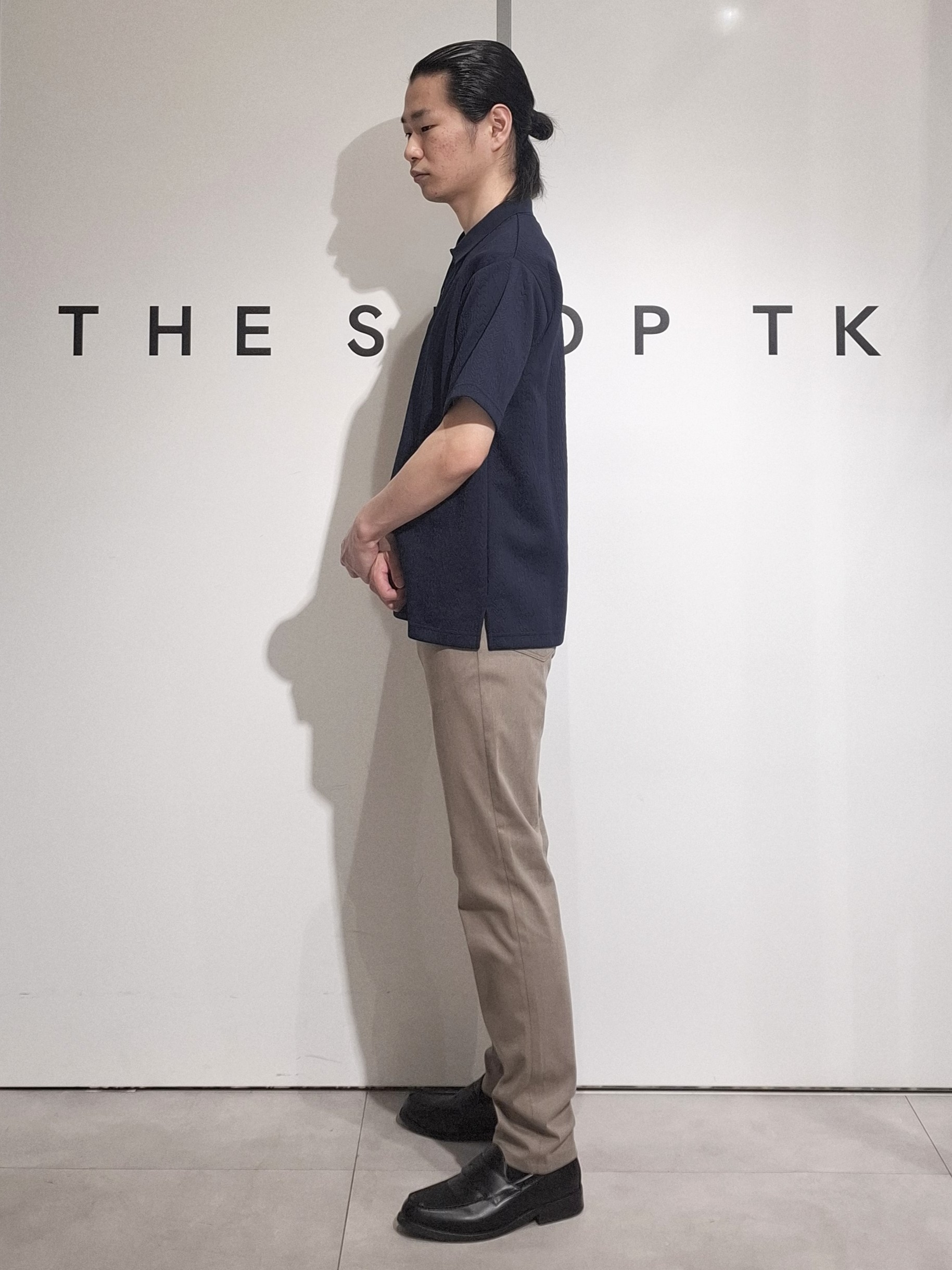 葵さんの「THE SHOP TK｜【シンプルすぎない大人の表情】ケーブルフクレポロシャツ 吸水速乾/UVケア/洗濯機OK」を使ったコーディネート