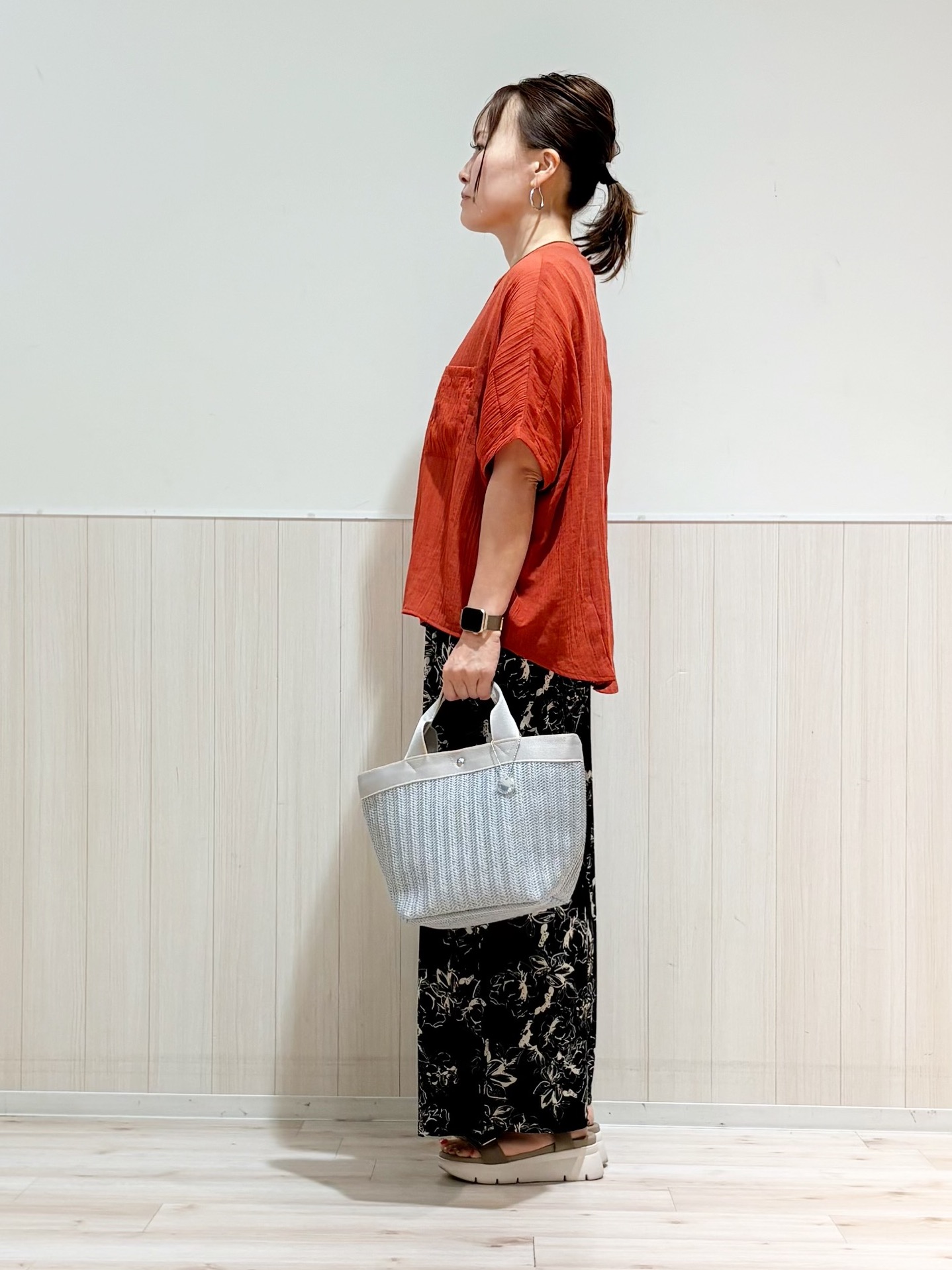 maasaさんの「SHOO･LA･RUE｜【洗濯機可/選べる6色】程よいシアー感が涼し気 ゆったりワッシャードルマンブラウス」を使ったコーディネート