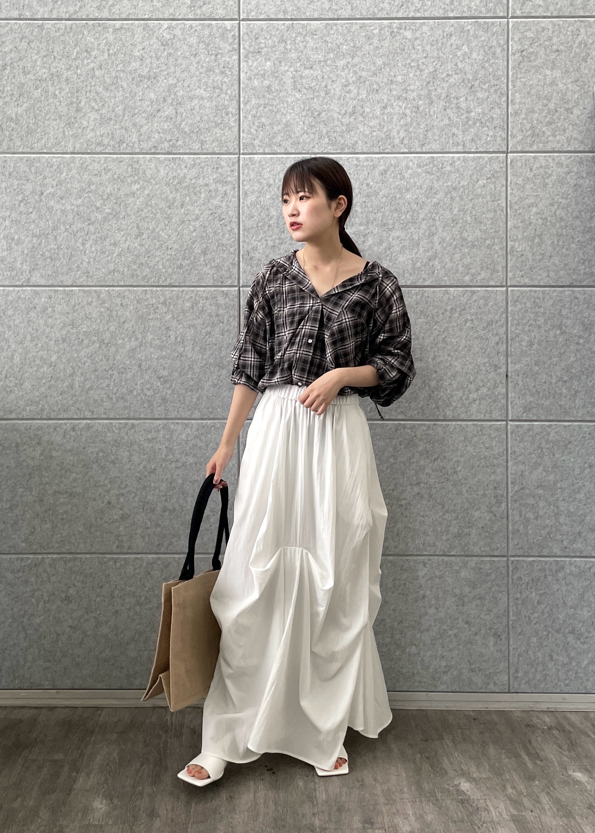 Renoさんの「INDIVI｜フード付 シアーチェックシャツ」を使ったコーディネート