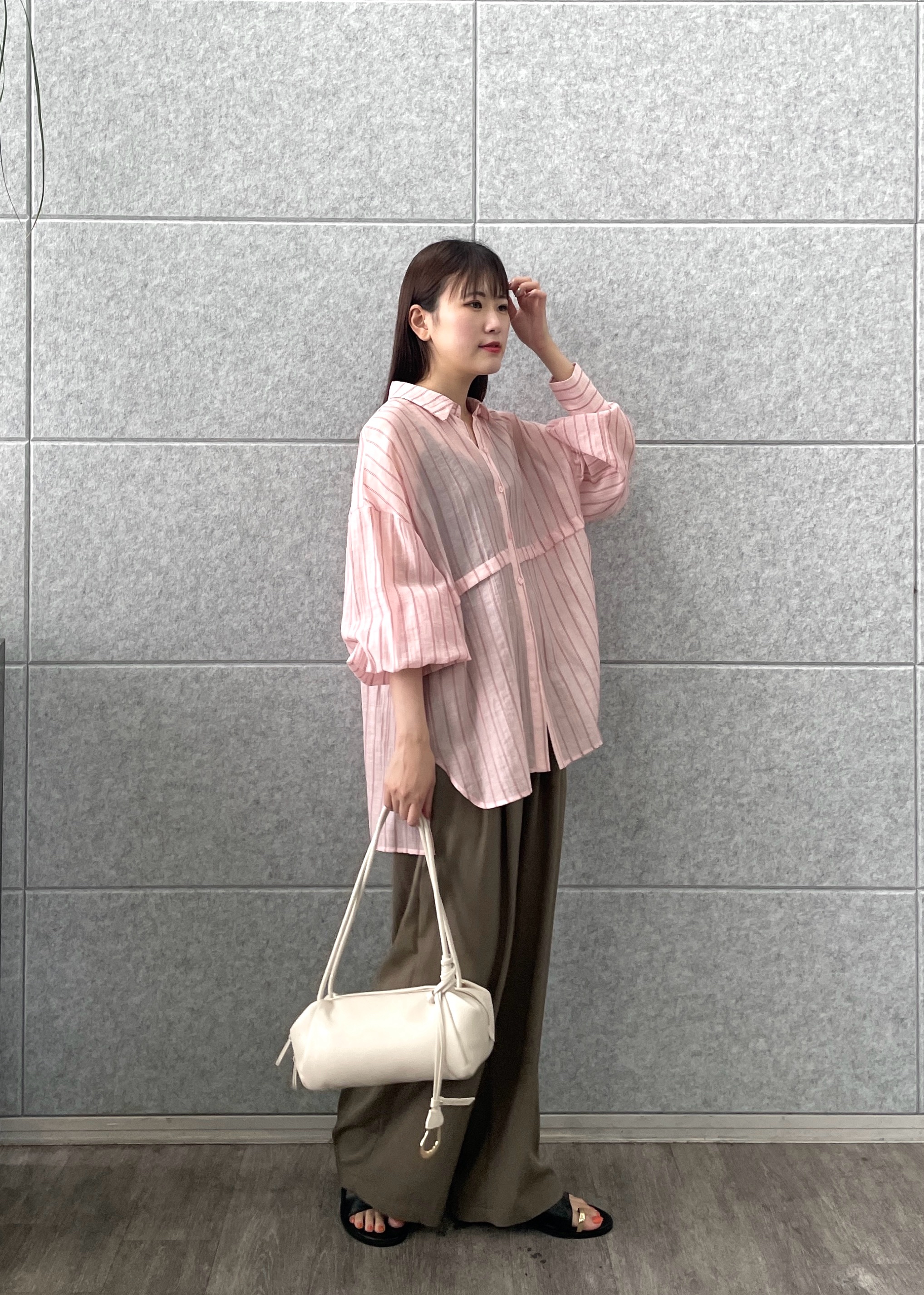 Renoさんの「INDIVI｜シアーストライプ 切替タックシャツ」を使ったコーディネート