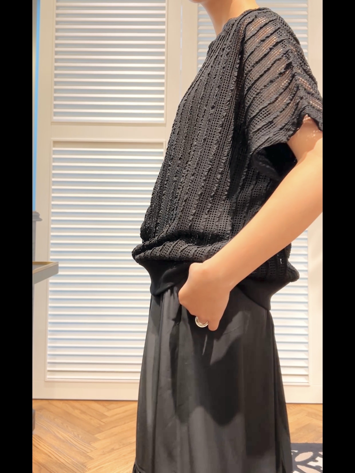 OCHIAIさんの「DRESSTERIOR｜【体型カバー/日除け】ドルマンスリーブ シアーメッシュプルオーバー」を使ったコーディネート