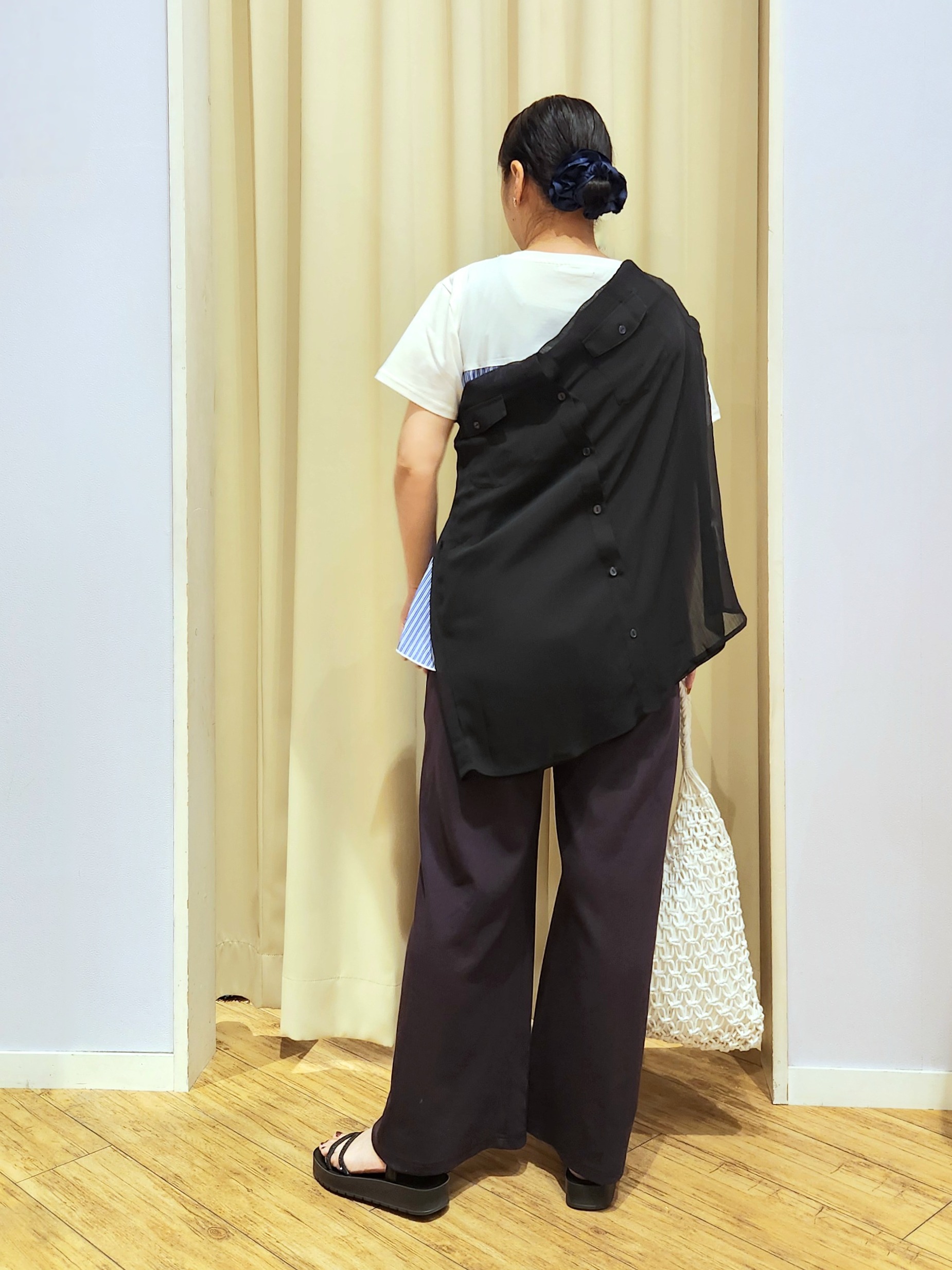 くまさんの「SHOO･LA･RUE｜【S-LL/洗濯機可/体型カバー】インせずサマ見え ビスチェ風異素材ドッキングTシャツ」を使ったコーディネート