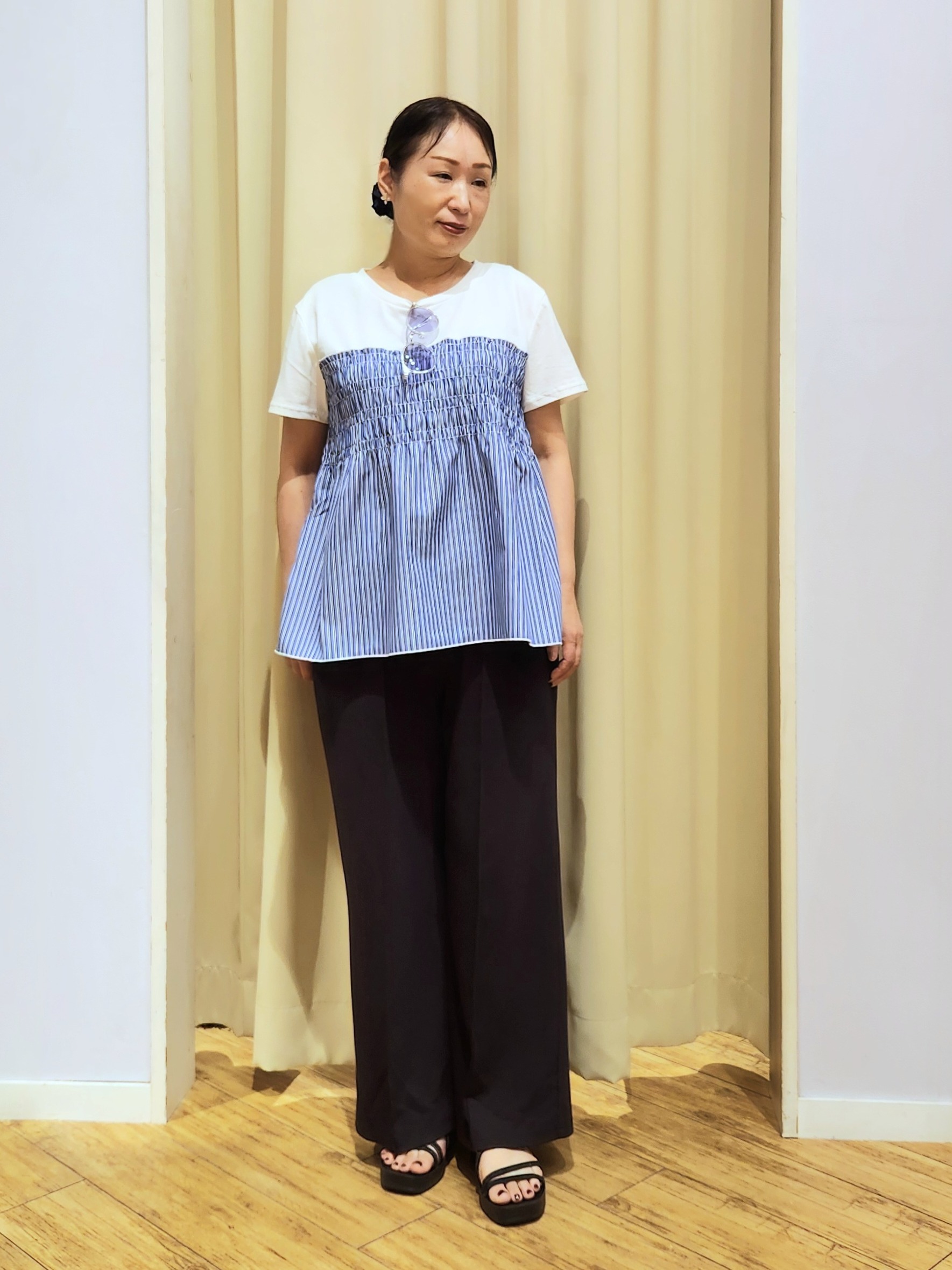 くまさんの「SHOO･LA･RUE｜【S-LL/洗濯機可/体型カバー】インせずサマ見え ビスチェ風異素材ドッキングTシャツ」を使ったコーディネート