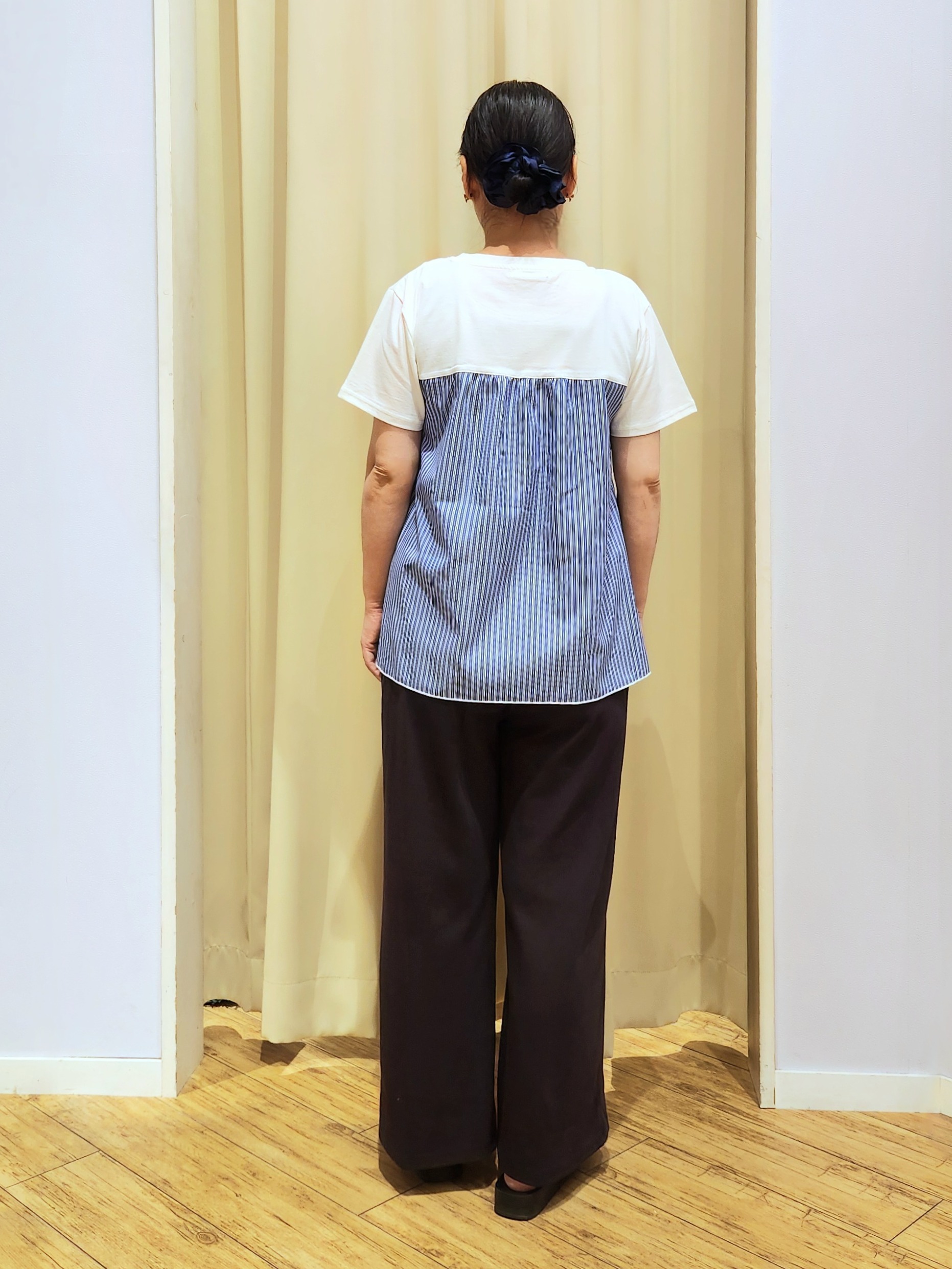 くまさんの「SHOO･LA･RUE｜【S-LL/洗濯機可/体型カバー】インせずサマ見え ビスチェ風異素材ドッキングTシャツ」を使ったコーディネート