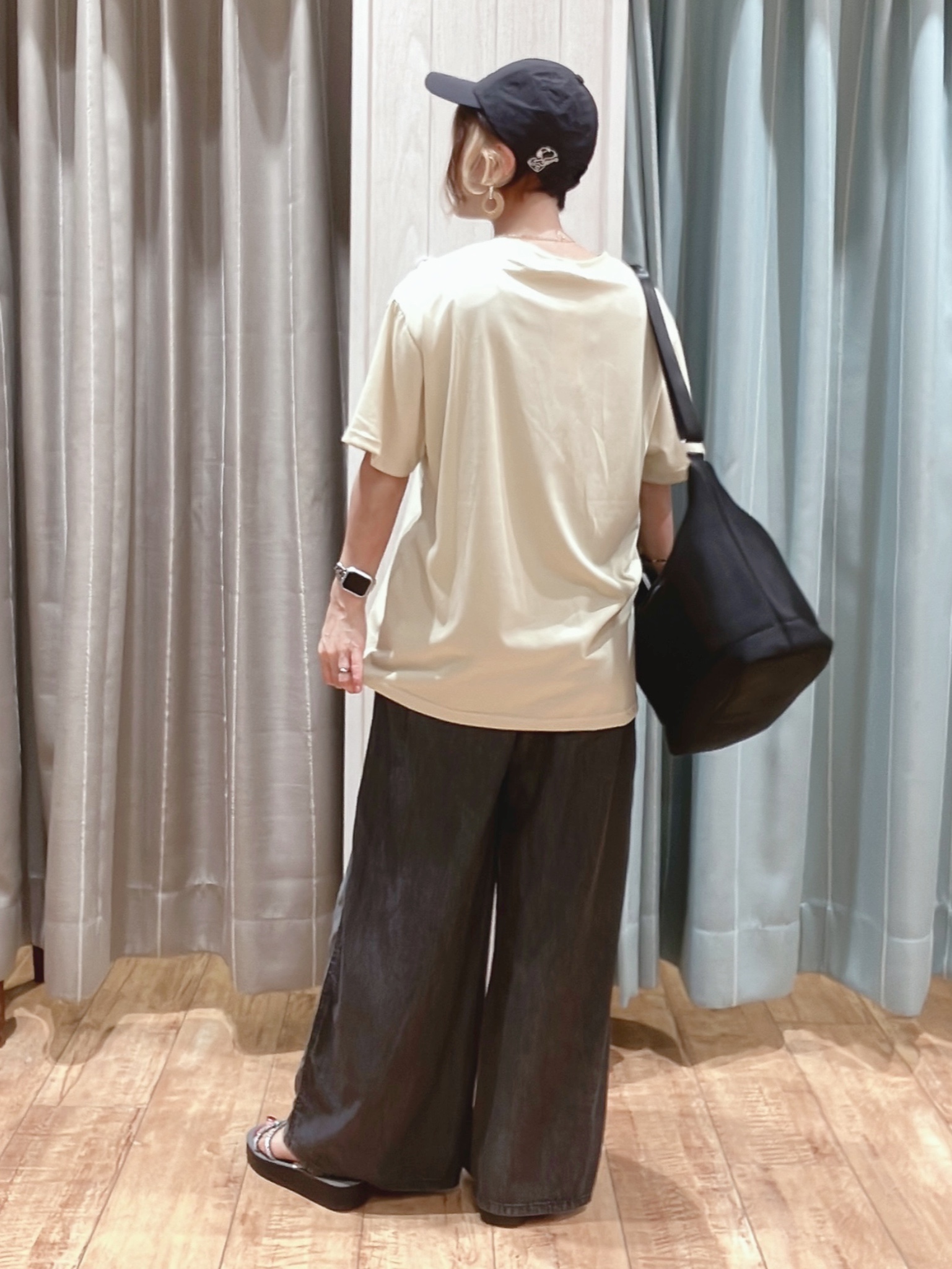 aaamiさんの「SHOO･LA･RUE｜【S-LL/洗濯機可】選べる4柄　デイリー使いにぴったりな 大人の頼れるTシャツ」を使ったコーディネート