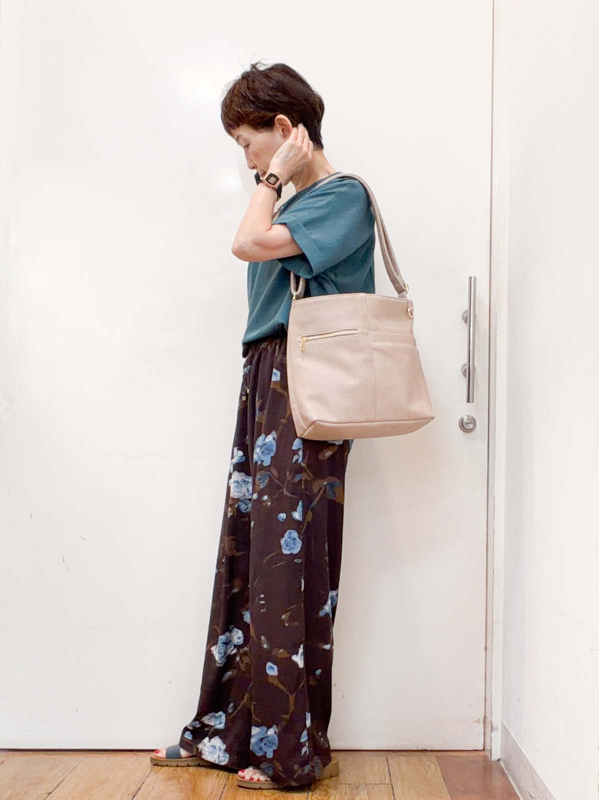 みぃさんの「SHOO･LA･RUE｜【着丈選べる/体型カバー】洗濯後しわになりにくい さらっと快適ドルマントップス」を使ったコーディネート