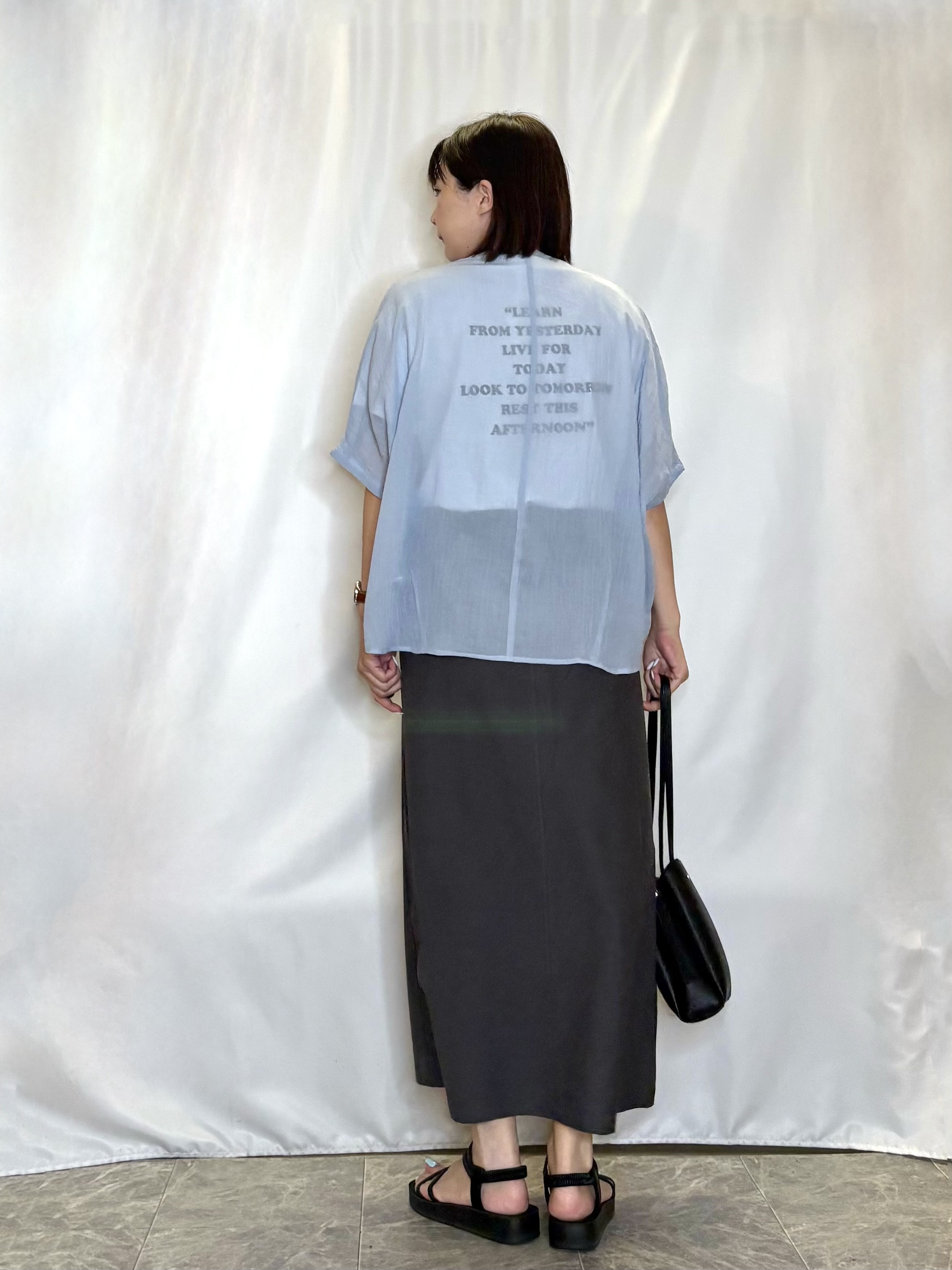 ネリさんの「SHOO･LA･RUE｜【洗濯機可/選べる6色】程よいシアー感が涼し気 ゆったりワッシャードルマンブラウス」を使ったコーディネート