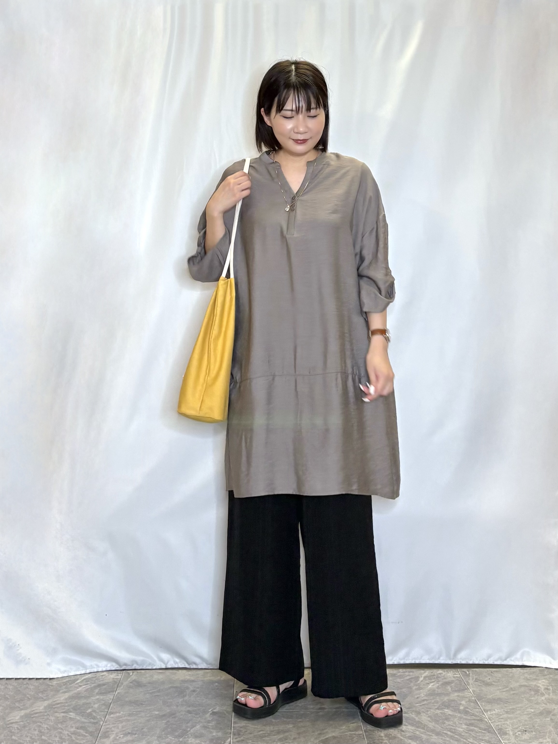 ネリさんの「SHOO･LA･RUE｜【S-LL/洗濯後しわになりにくい】ゆるっと体型カバー 7分袖コクーンチュニック」を使ったコーディネート