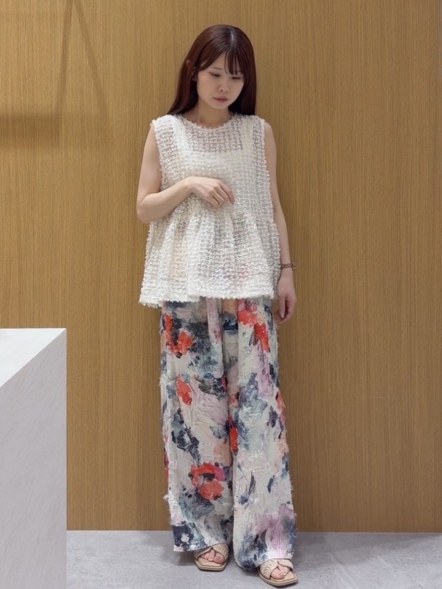 ayanaさんの「OPAQUE.CLIP｜フリンジジャカード ペプラムブラウス【洗濯機OK】」を使ったコーディネート