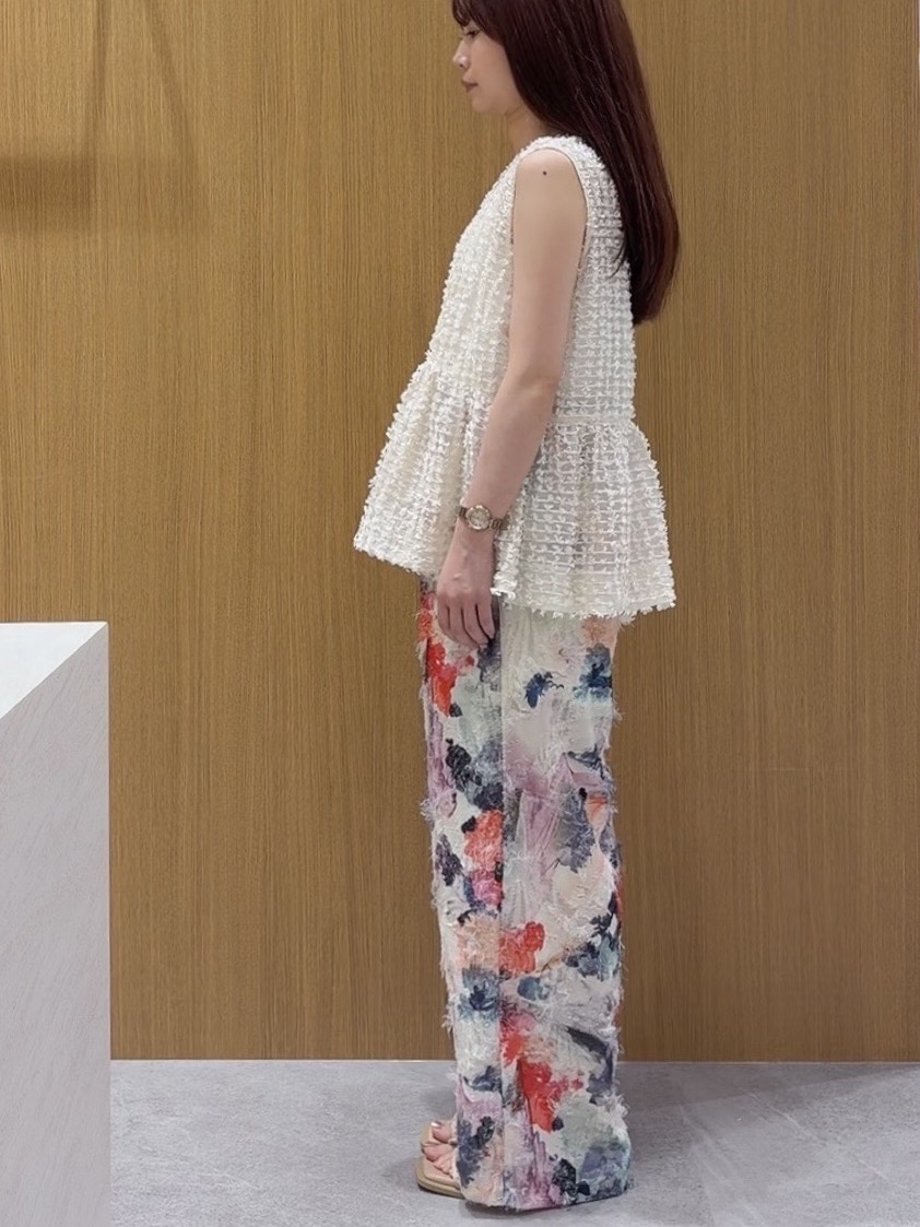 ayanaさんの「OPAQUE.CLIP｜フリンジジャカード ペプラムブラウス【洗濯機OK】」を使ったコーディネート