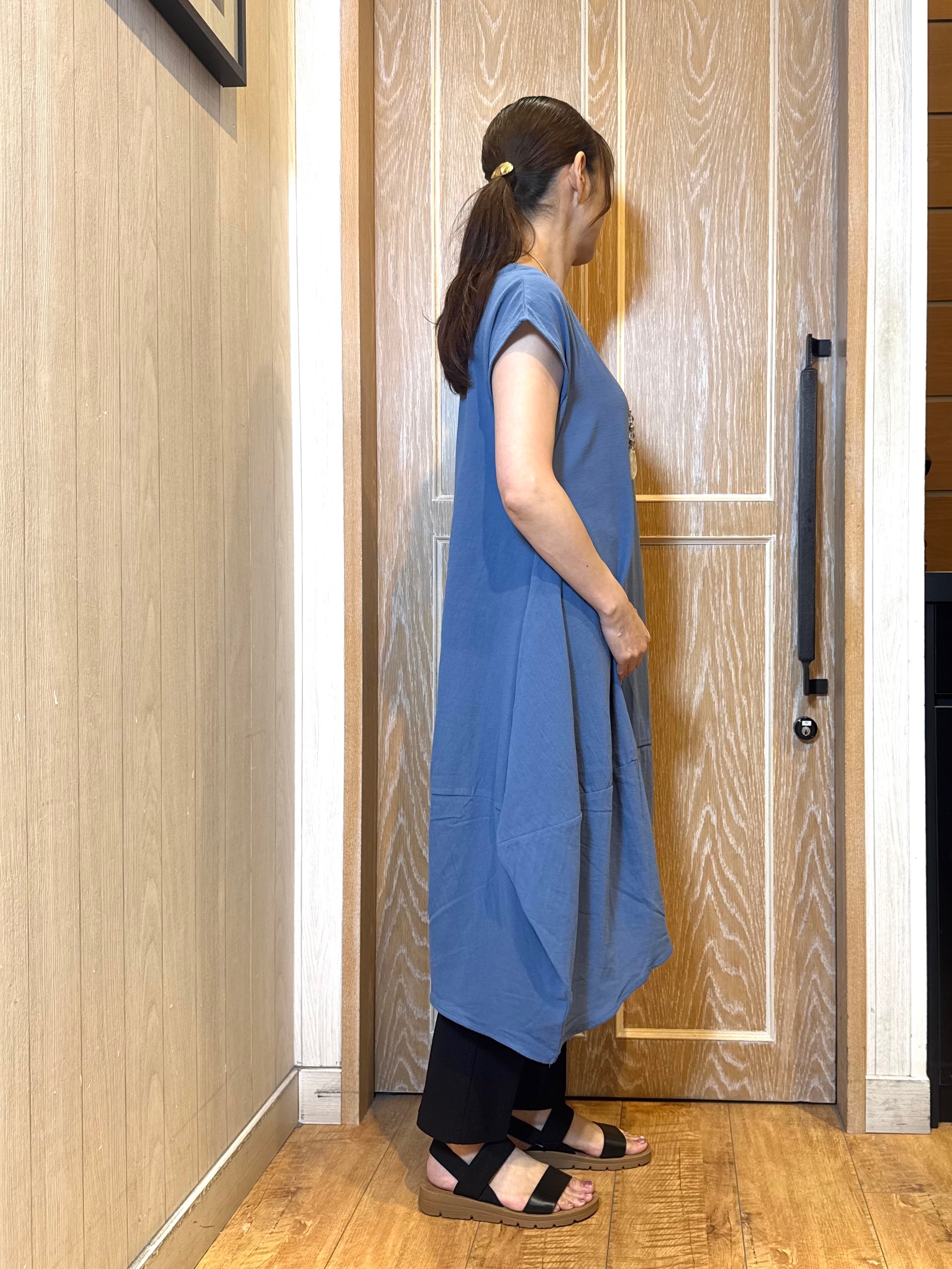 KAORIさんの「SHOO･LA･RUE｜【S-LL/洗濯機可/体型カバー】綿100％ ふんわりラインが女性らしい コクーンワンピース」を使ったコーディネート