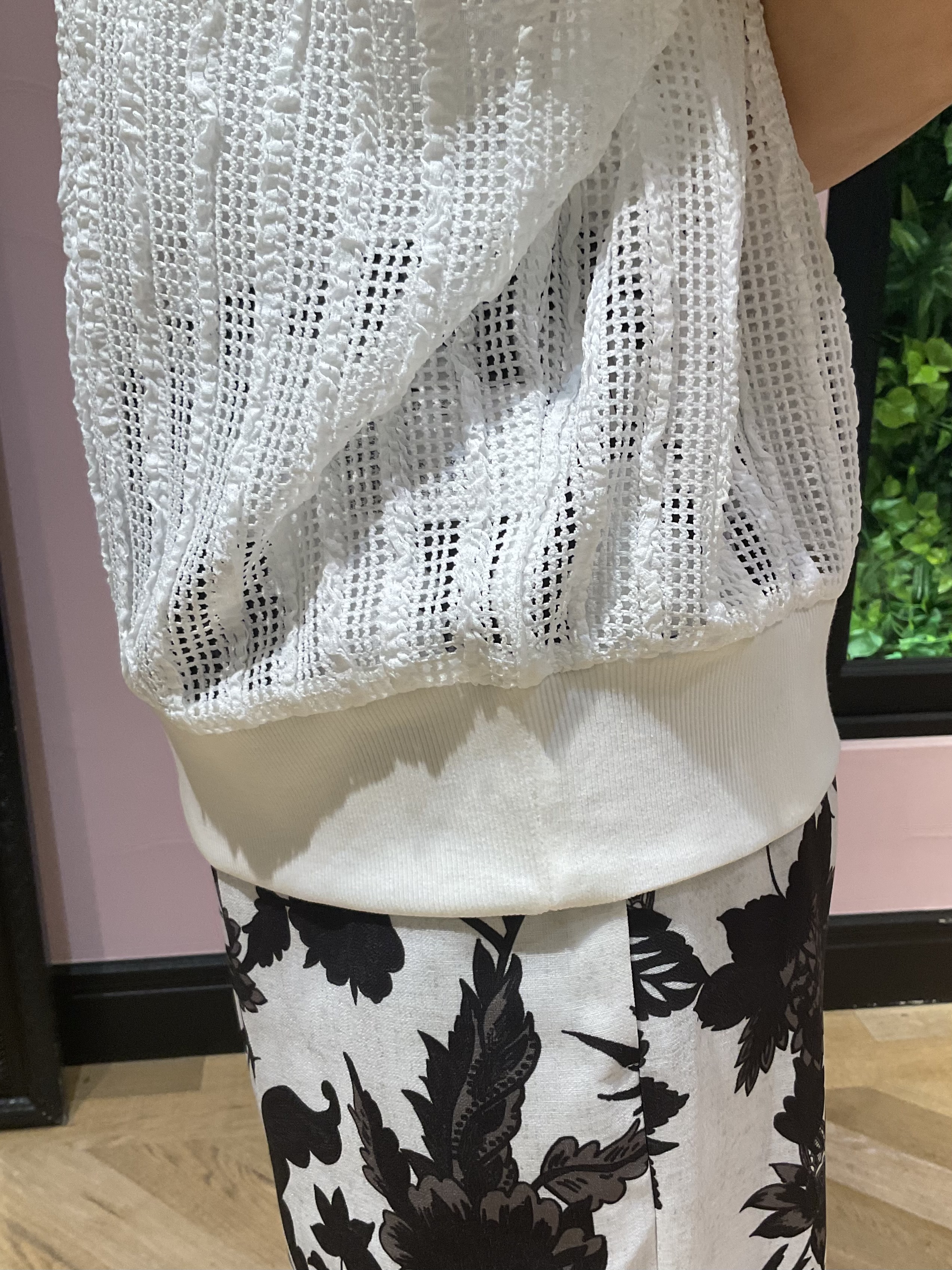 Hiwatashiさんの「DRESSTERIOR｜【体型カバー/日除け】ドルマンスリーブ シアーメッシュプルオーバー」を使ったコーディネート