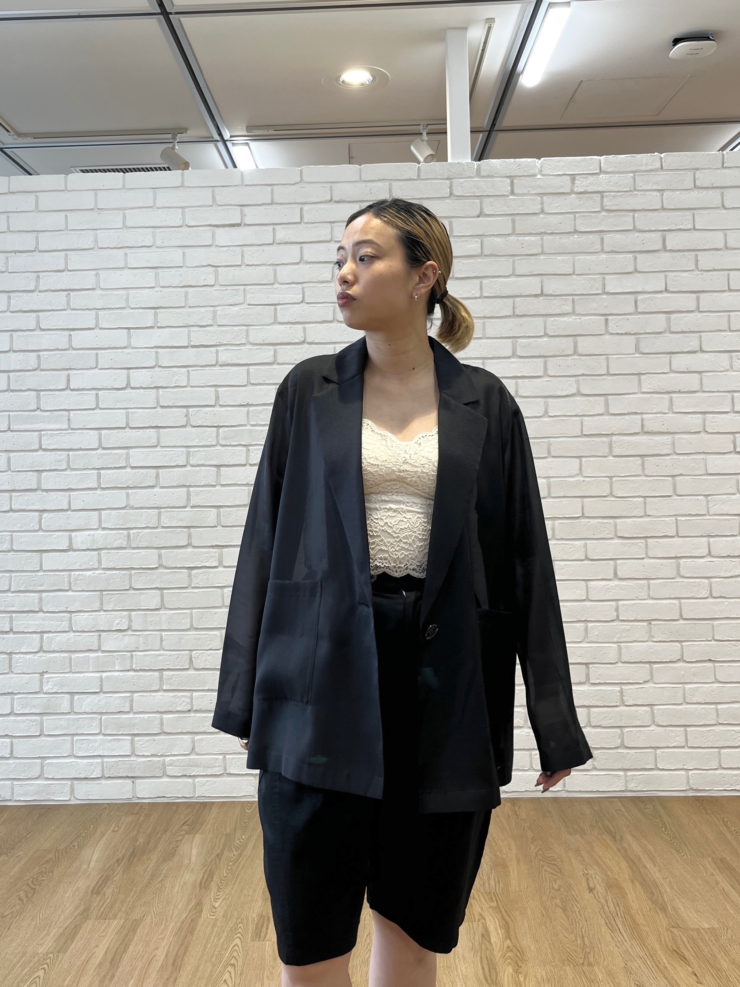 Harukaさんの「INDIVI｜【接触冷感/通気性】シアーシャツジャケット」を使ったコーディネート