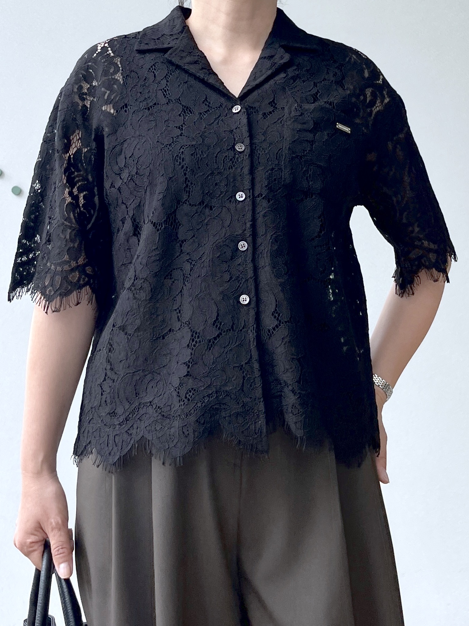 Soeさんの「DRESSTERIOR｜【ウォッシャブル/羽織りにも便利】シアーコードレースブラウス」を使ったコーディネート