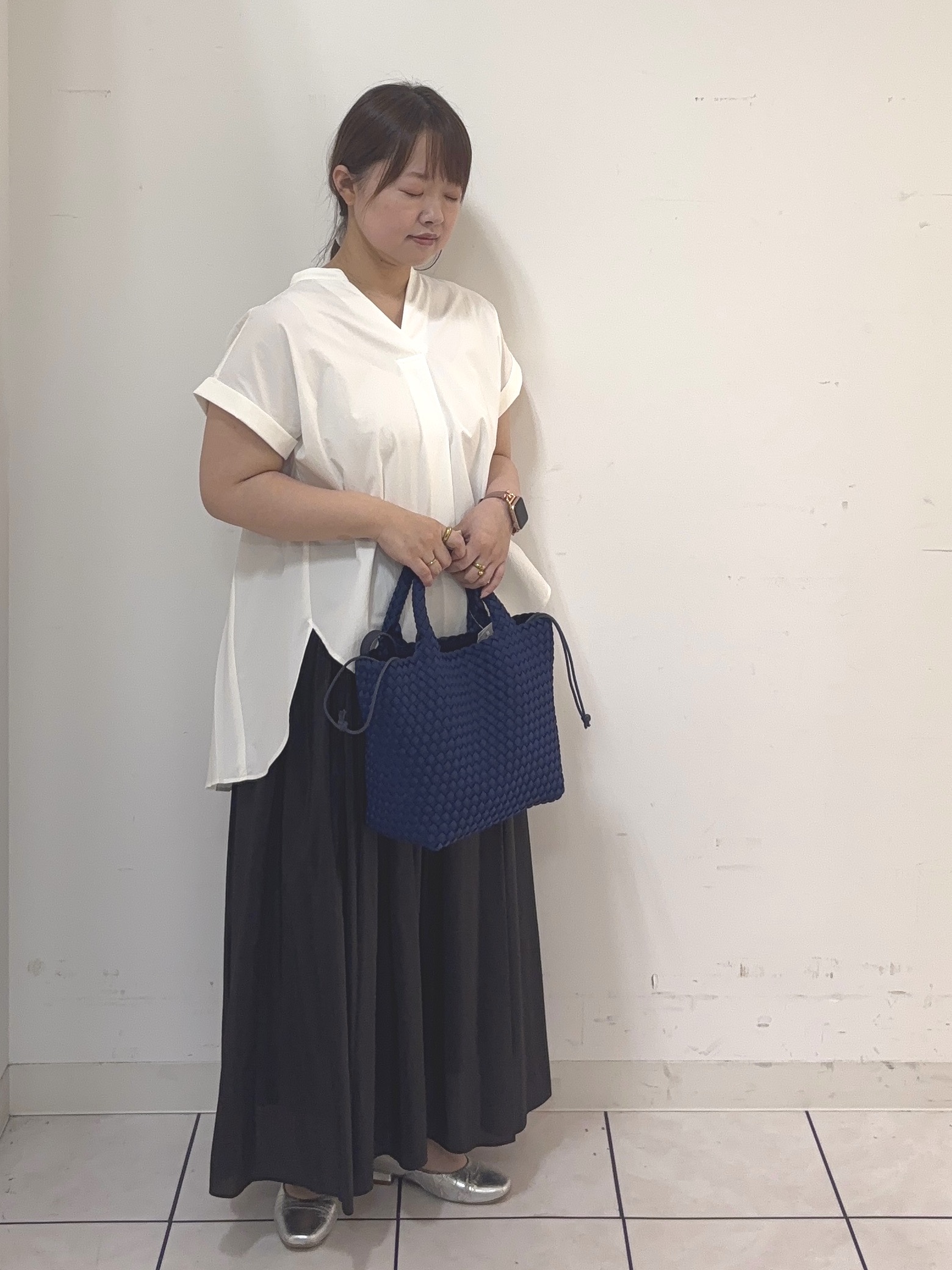 タマさんの「UNTITLED｜【吸水速乾/接触冷感】バックプリーツデザインブラウス」を使ったコーディネート