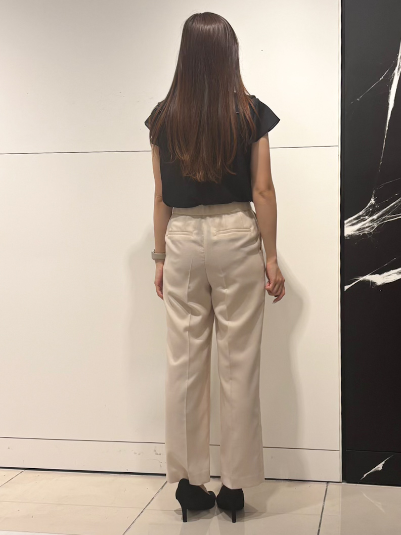 シオンさんの「COUP DE CHANCE｜【手洗い可／日本製】フリルブラウス」を使ったコーディネート