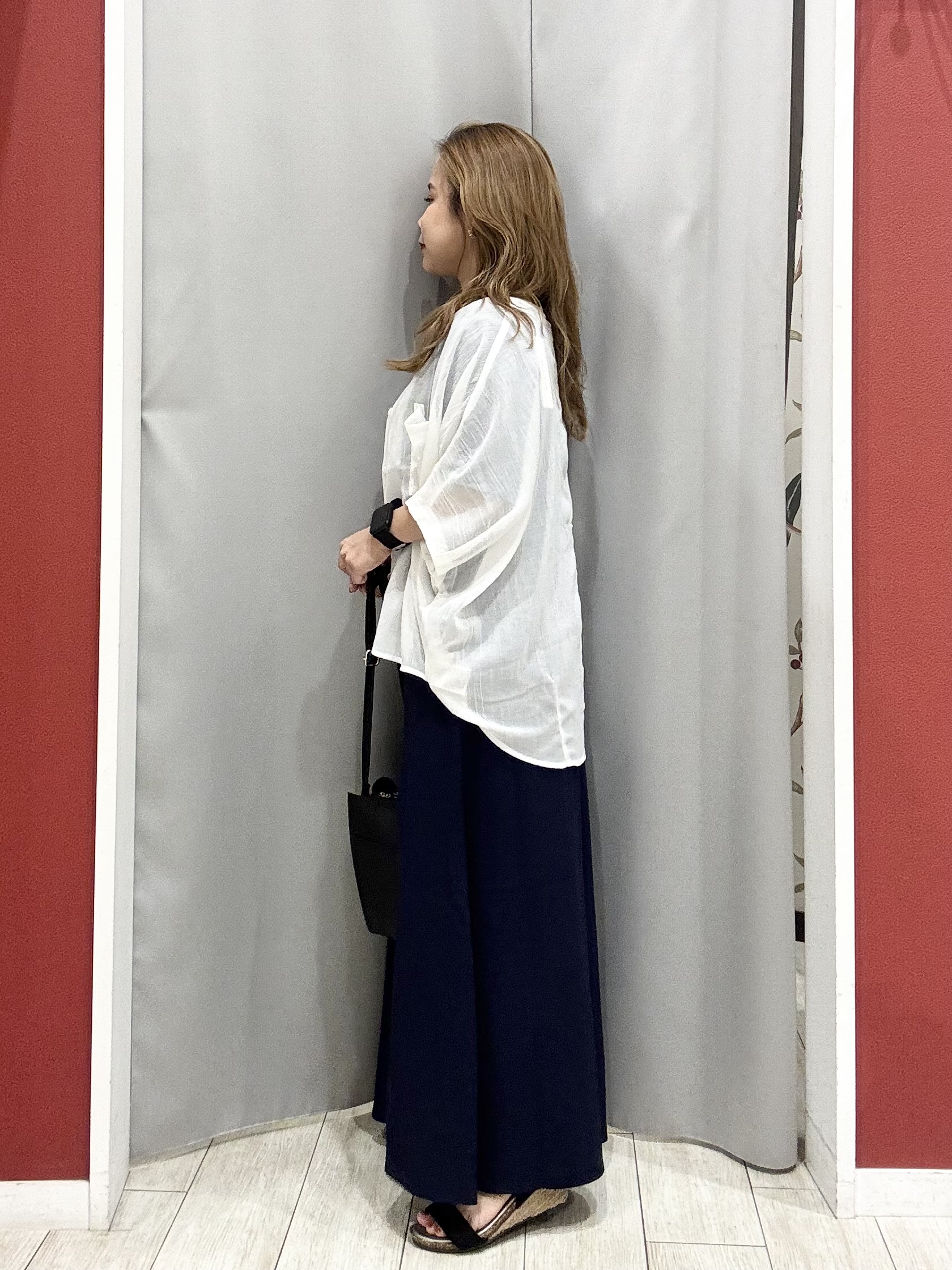 shioさんの「SHOO･LA･RUE｜【洗濯機可/選べる6色】程よいシアー感が涼し気 ゆったりワッシャードルマンブラウス」を使ったコーディネート