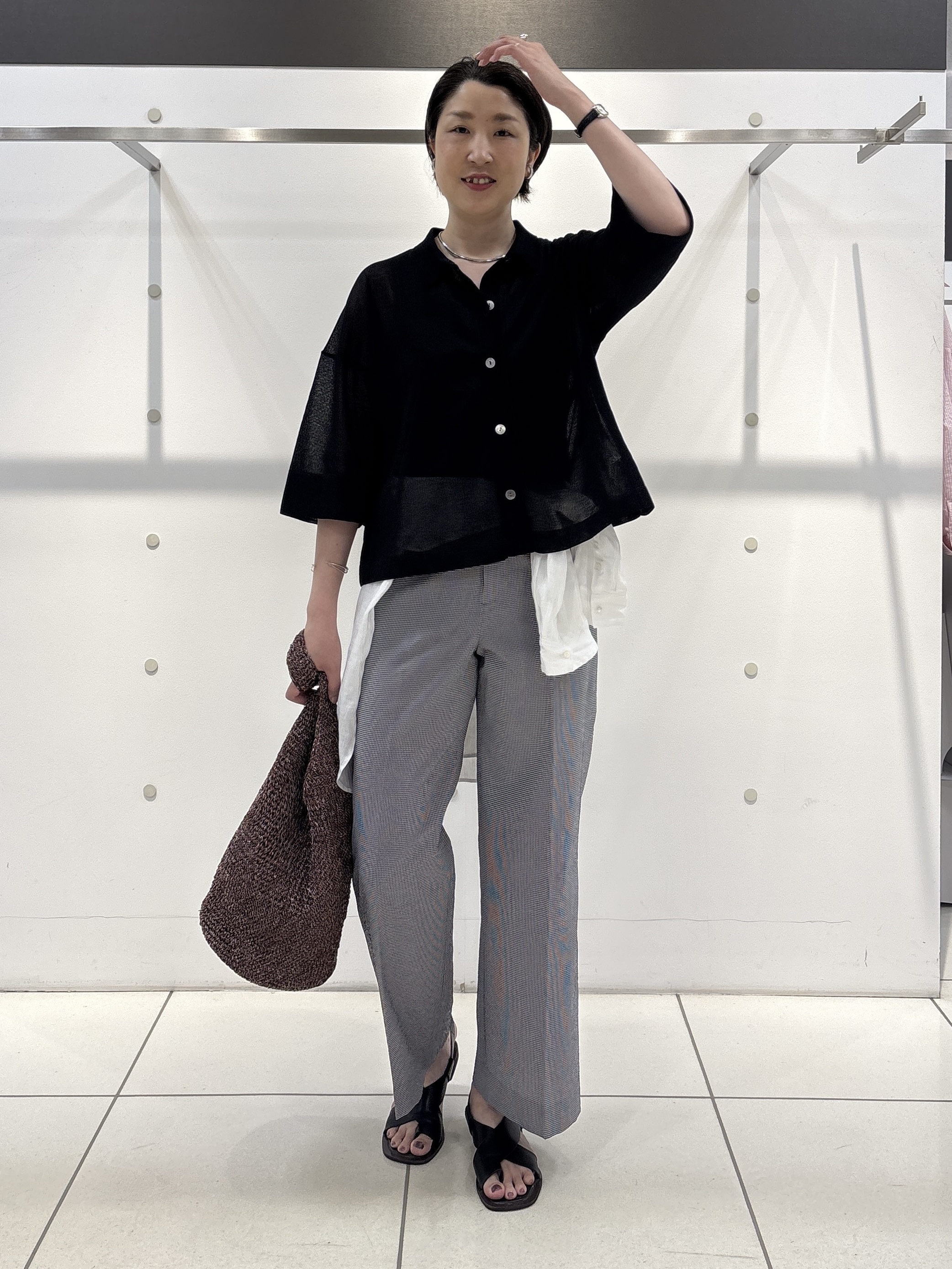 yuriさんの「INDIVI｜【洗える／UVケア／SETUP可能】サッカー素材ストレートパンツ」を使ったコーディネート