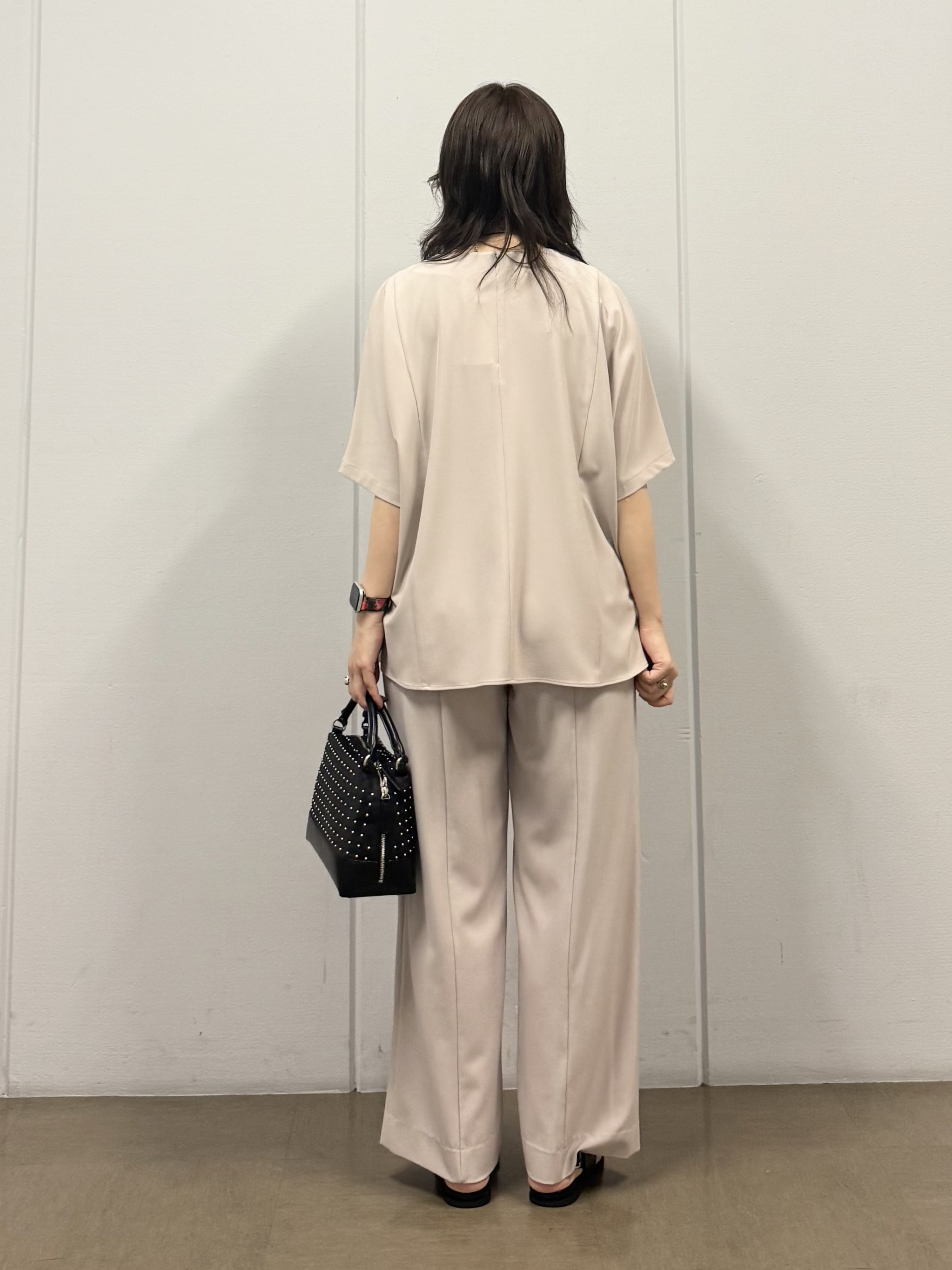 mizukiさんの「INDIVI｜【体型＆二の腕カバー/着る日傘】ドルマントップス」を使ったコーディネート