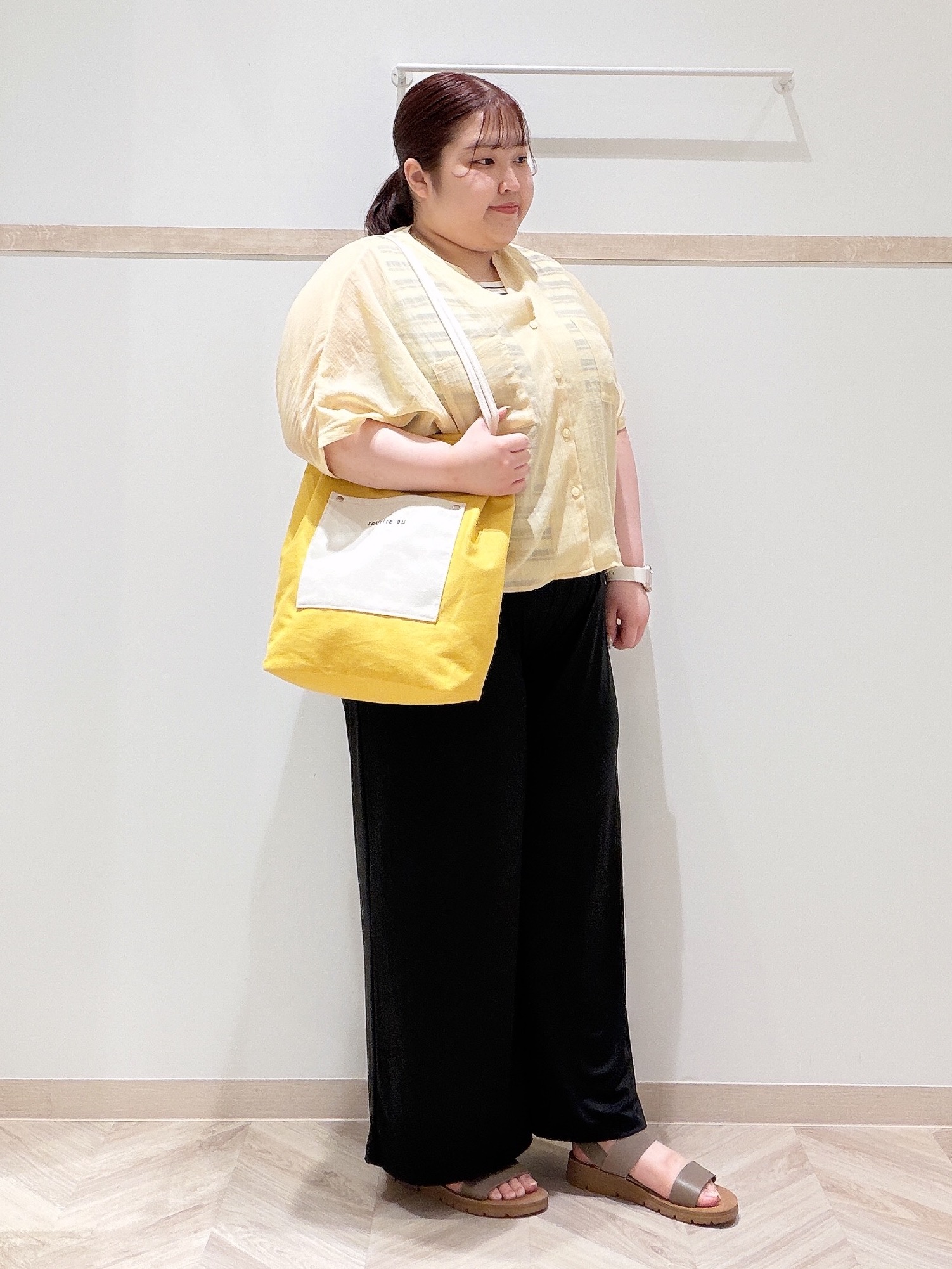 ゆめかさんの「SHOO･LA･RUE｜【洗濯機可/選べる6色】程よいシアー感が涼し気 ゆったりワッシャードルマンブラウス」を使ったコーディネート