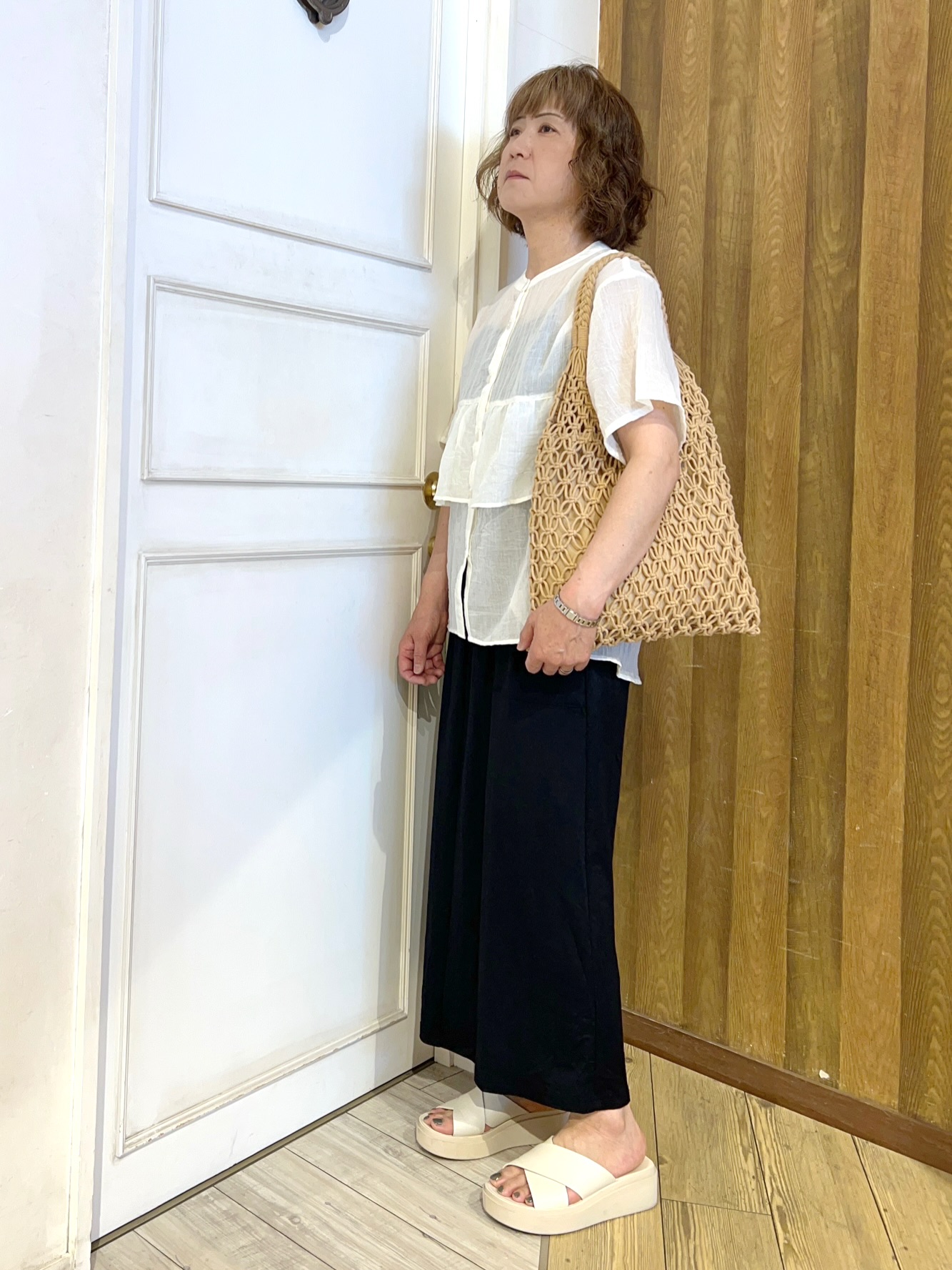 yuriyuriさんの「SHOO･LA･RUE｜フロントフリル シアーワッシャーブラウス」を使ったコーディネート