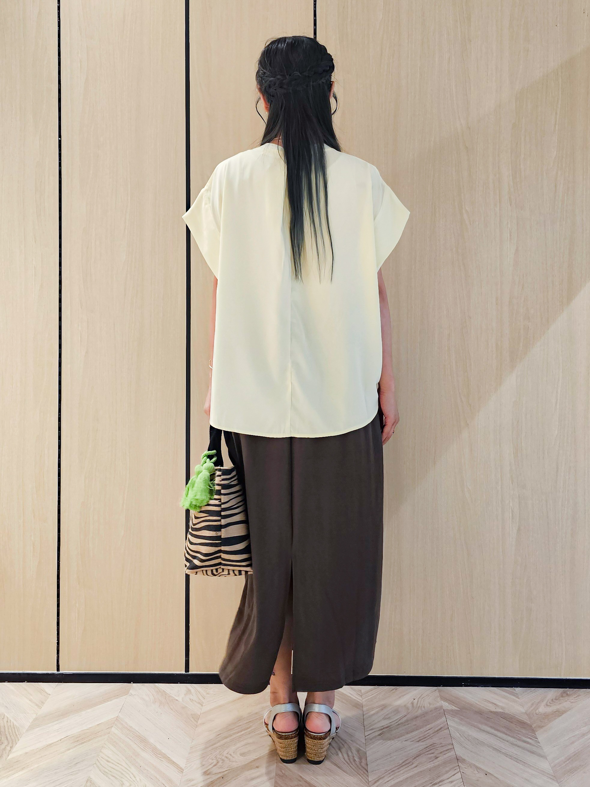 ゆゆさんの「SHOO･LA･RUE｜【洗濯機可/体型カバー】インしてる風 ふんわり裾バルーントップス」を使ったコーディネート