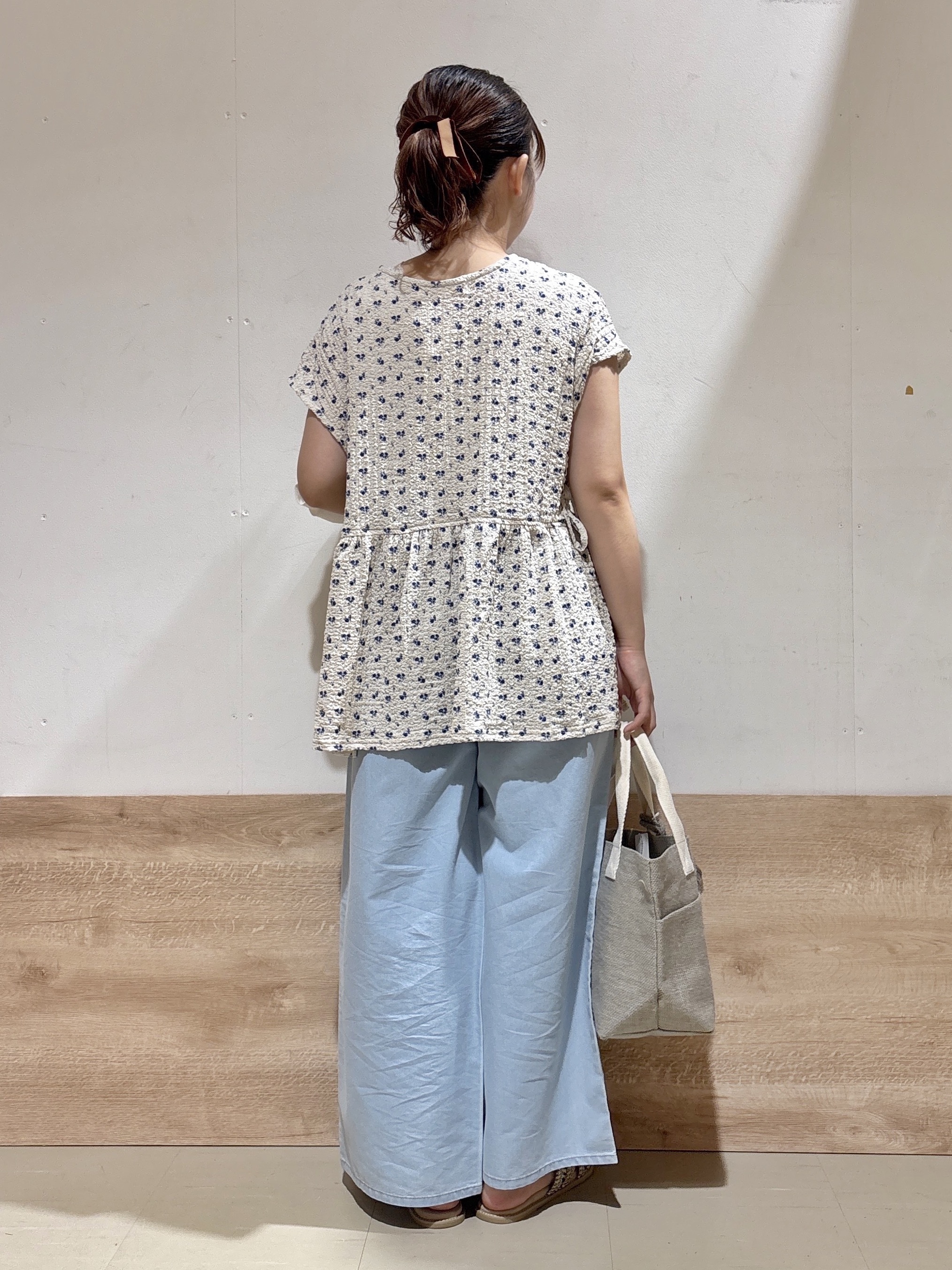 るねさんの「SHOO･LA･RUE｜【洗濯機可/S-LL】オンにもオフにも マルチに使えるボタンレスカーディガン」を使ったコーディネート