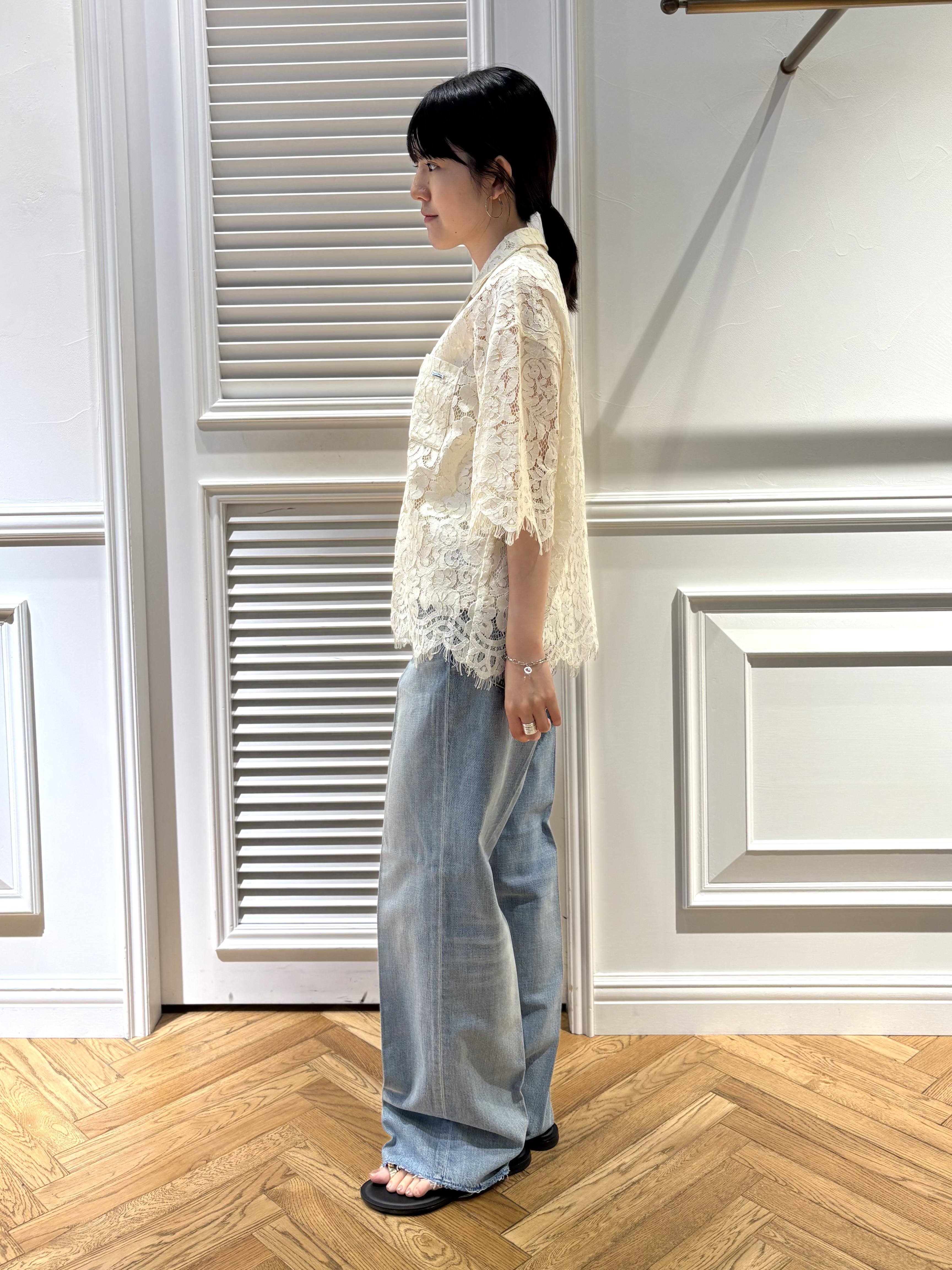 cocoさんの「DRESSTERIOR｜【ウォッシャブル/羽織りにも便利】シアーコードレースブラウス」を使ったコーディネート